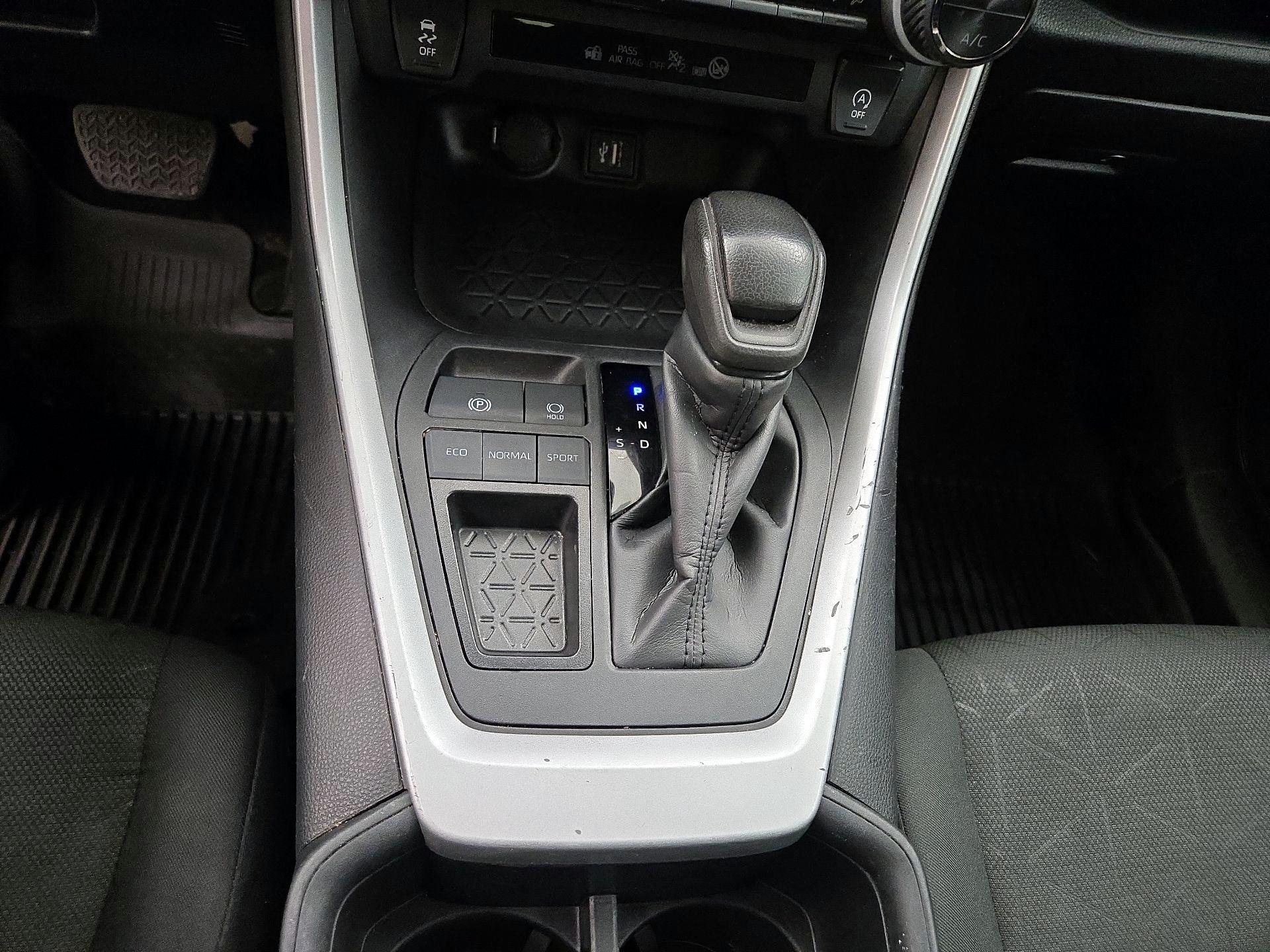 Thumbnail: 2024 Toyota RAV4 - 17