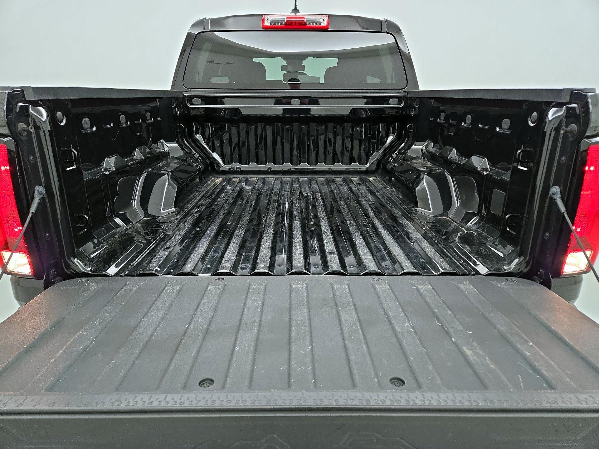 Thumbnail: 2023 Chevrolet Colorado - 20