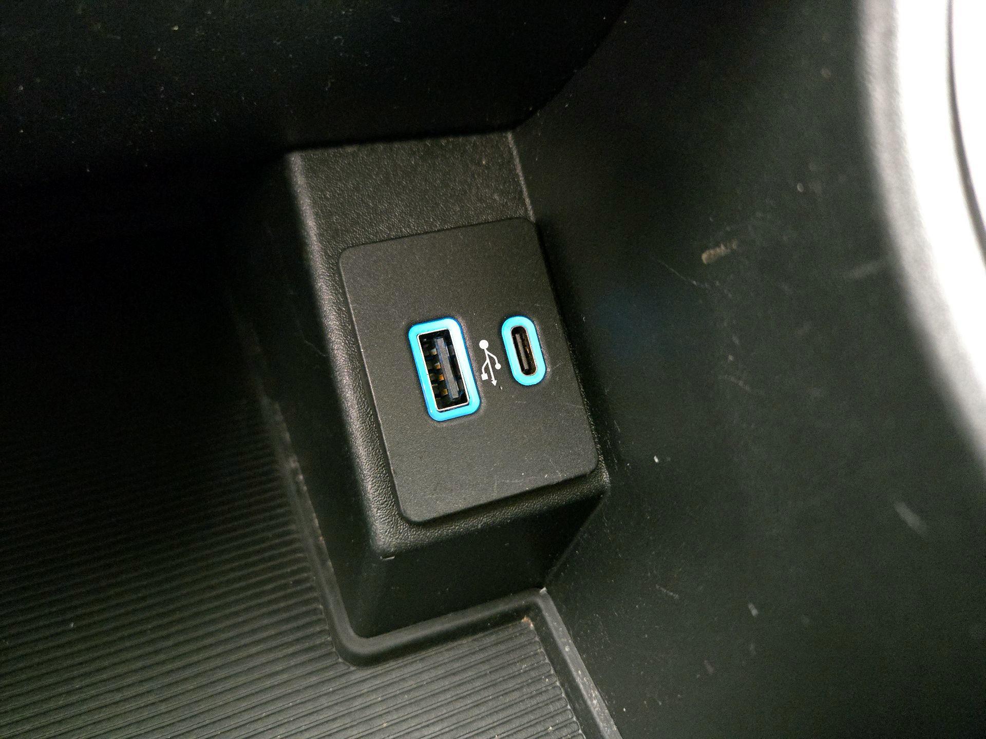 Thumbnail: 2022 Ford Edge - 18