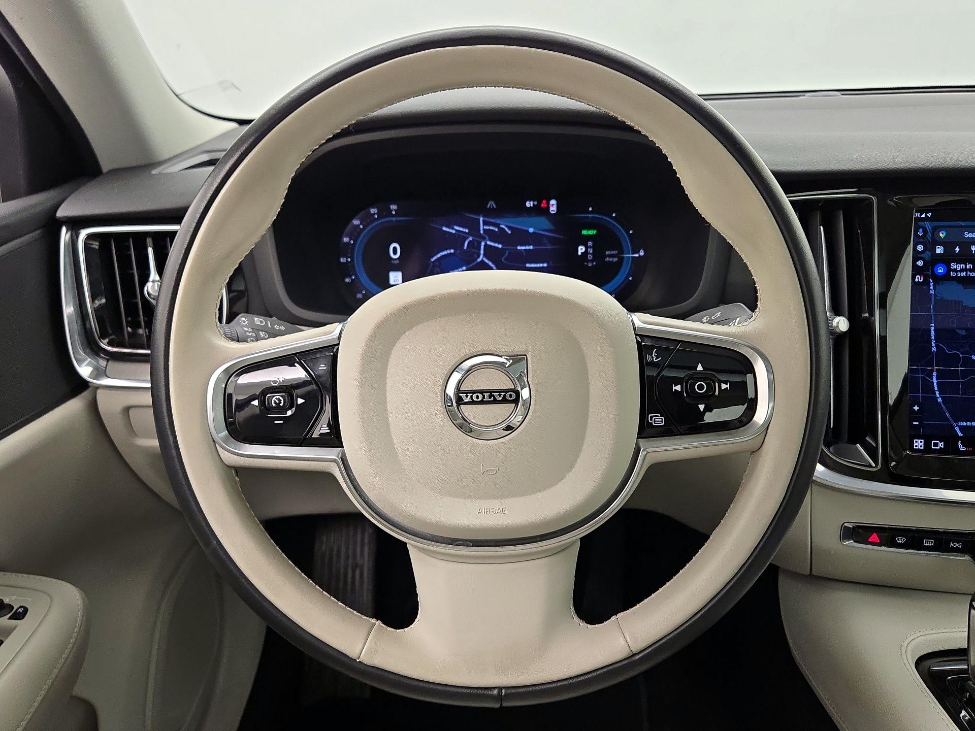 Thumbnail: 2023 Volvo S60 - 10