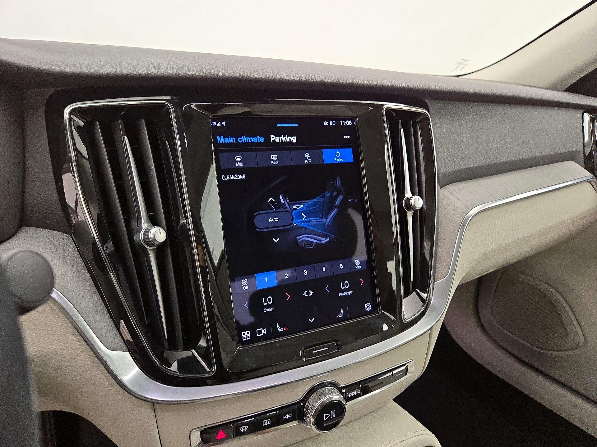 Thumbnail: 2023 Volvo S60 - 17