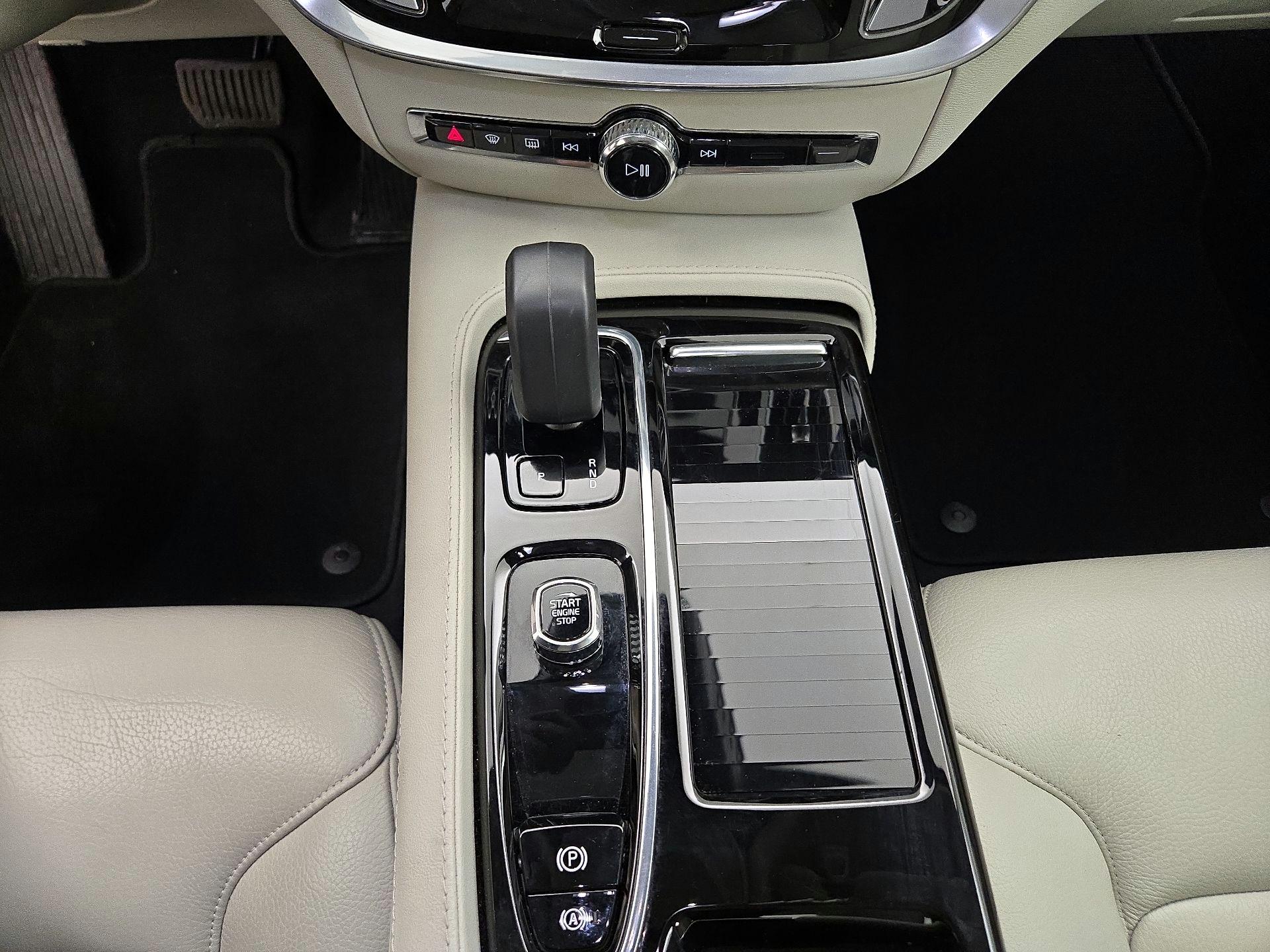 Thumbnail: 2023 Volvo S60 - 18