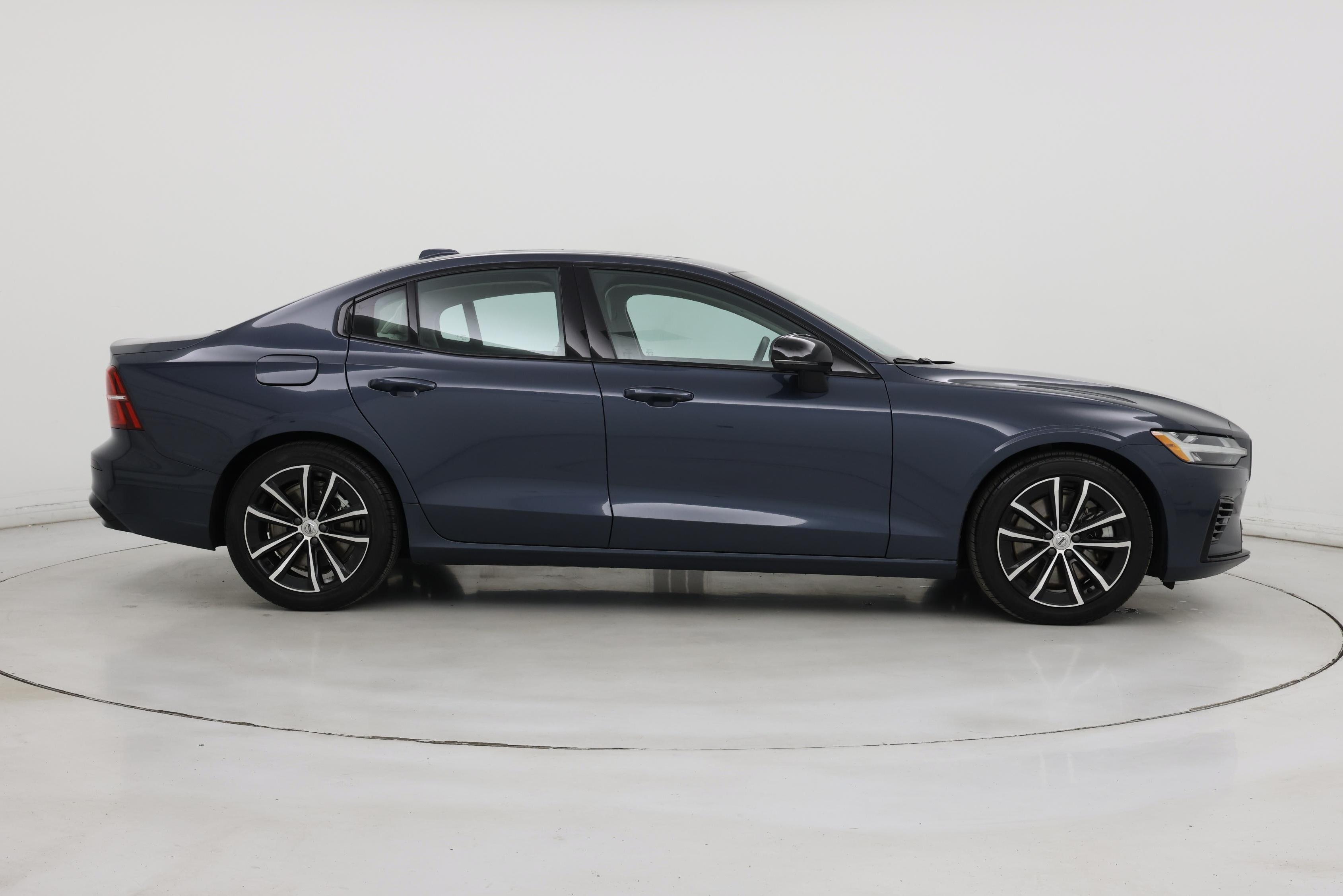 Thumbnail: 2023 Volvo S60 - 7