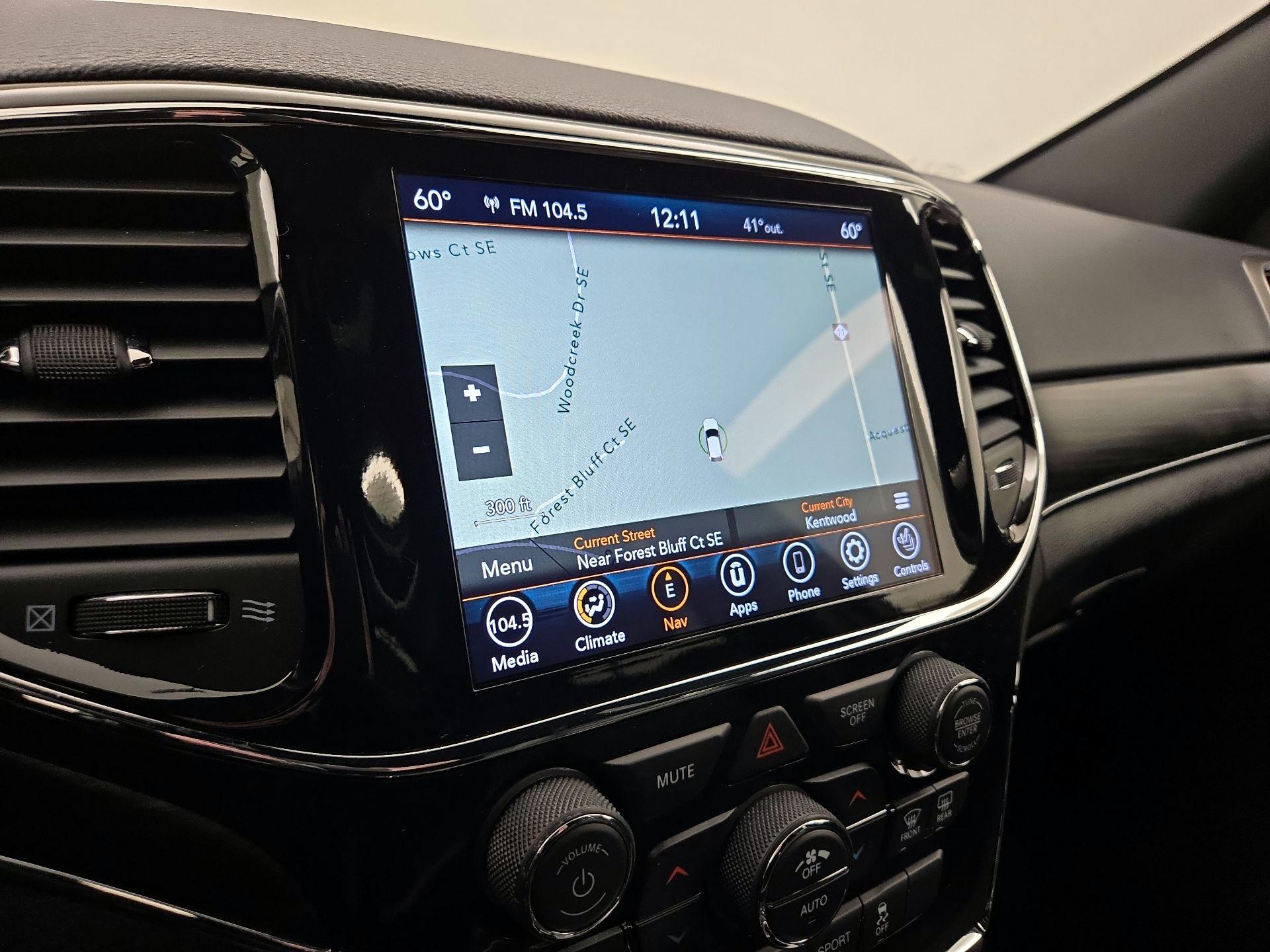 Thumbnail: 2021 Jeep Grand Cherokee - 14