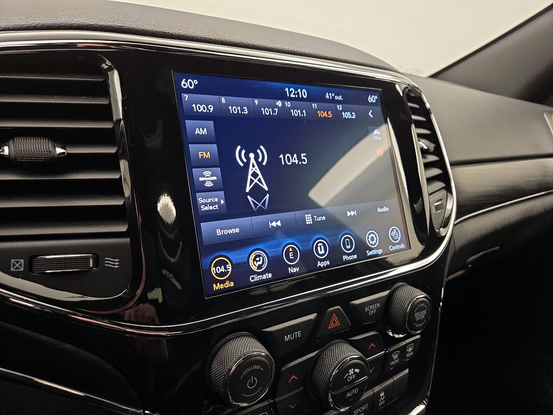 Thumbnail: 2021 Jeep Grand Cherokee - 16