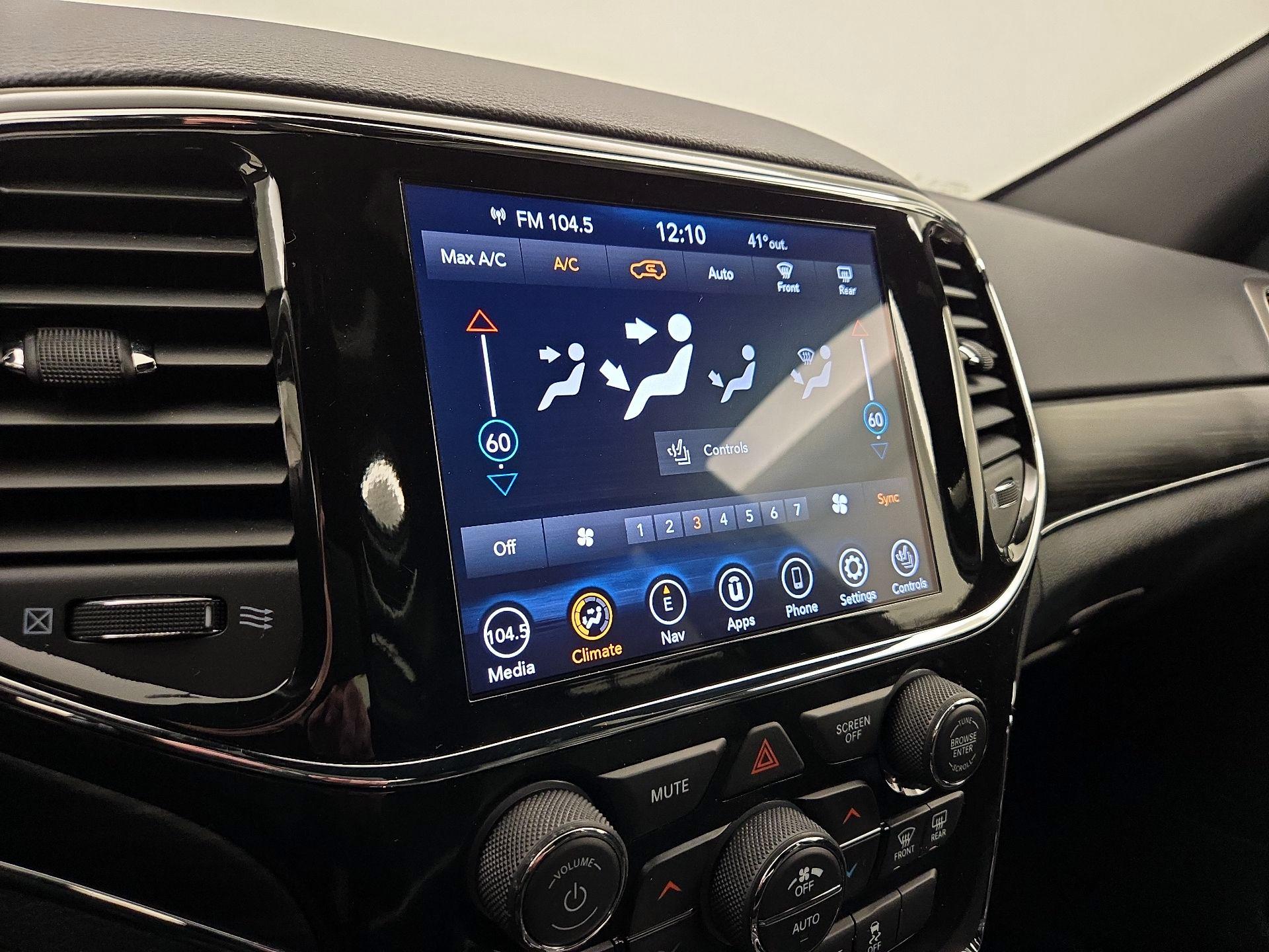 Thumbnail: 2021 Jeep Grand Cherokee - 17