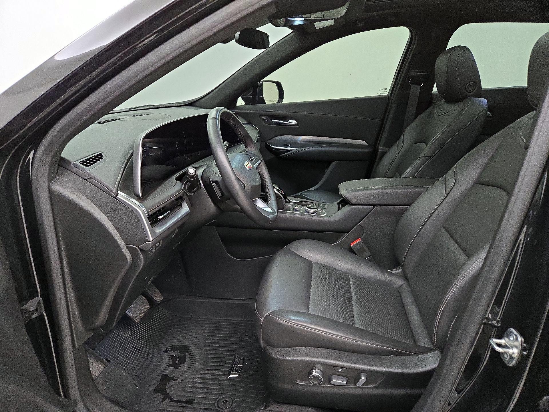 Thumbnail: 2024 Cadillac XT4 - 11