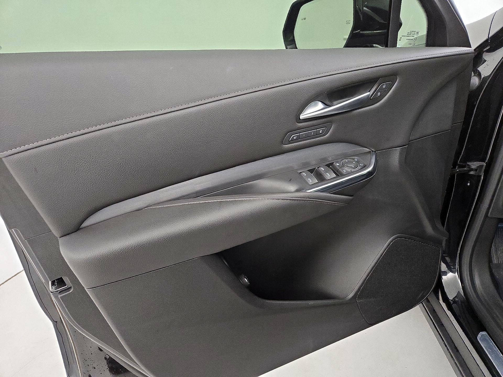 Thumbnail: 2024 Cadillac XT4 - 12