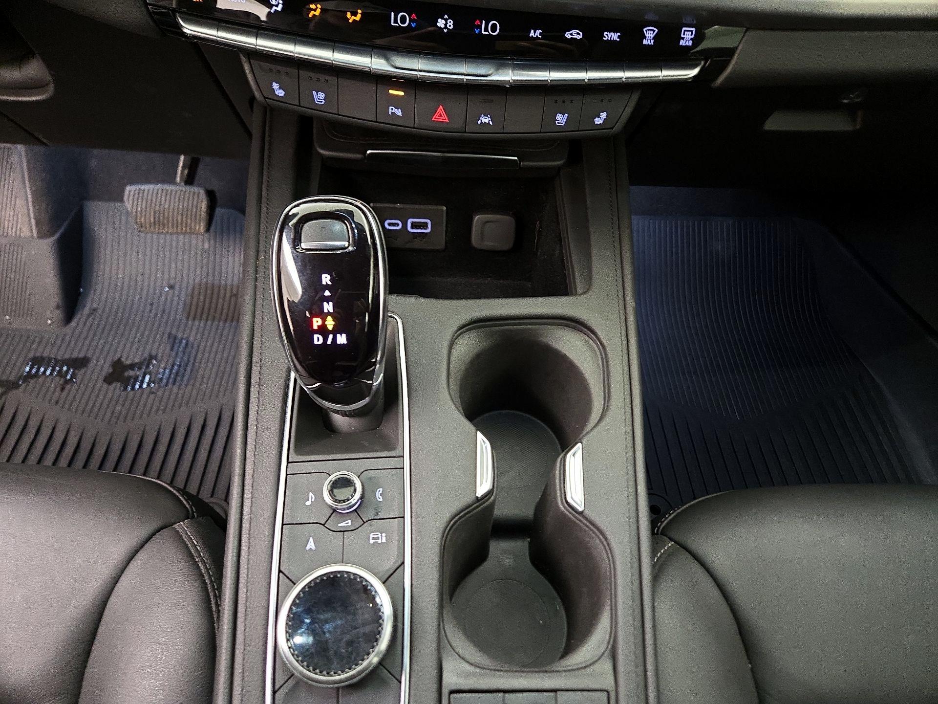 Thumbnail: 2024 Cadillac XT4 - 17