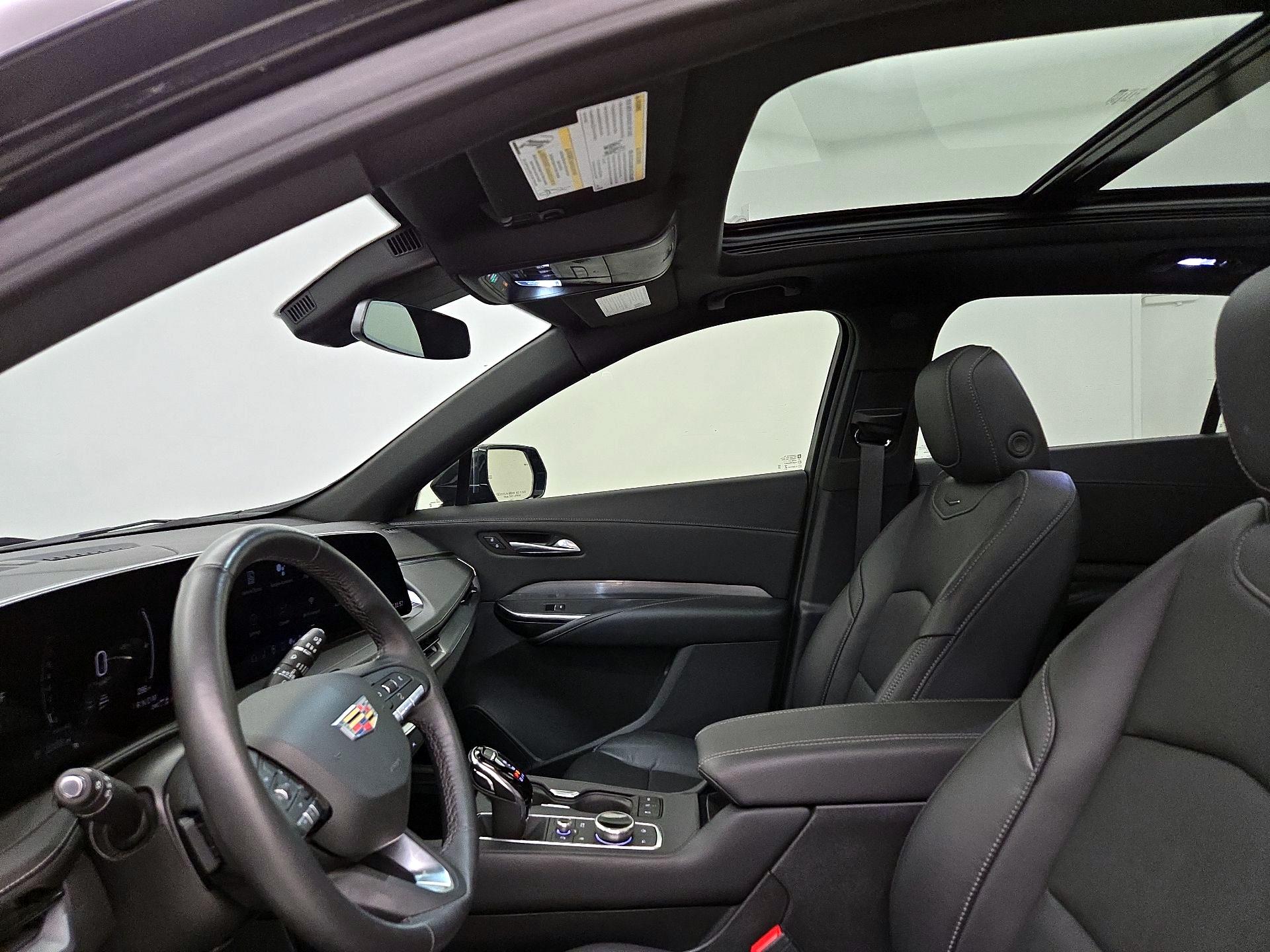 Thumbnail: 2024 Cadillac XT4 - 19