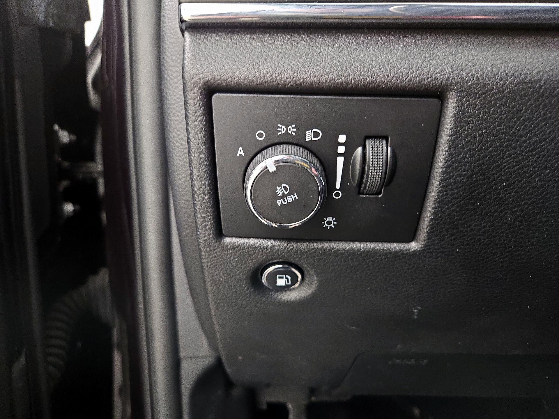 Thumbnail: 2020 Jeep Grand Cherokee - 13