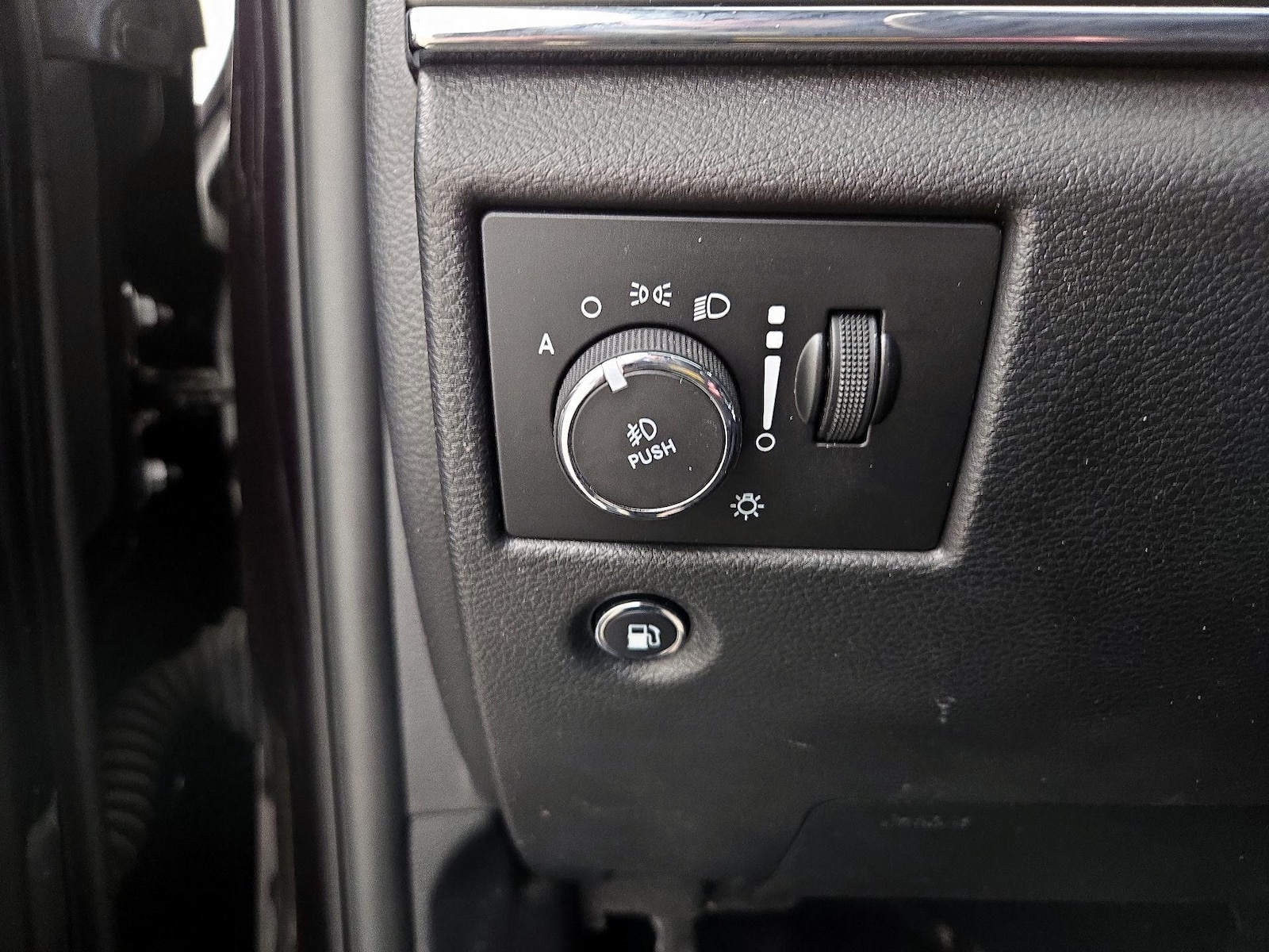 2020 Jeep Grand Cherokee Limited - Photo 14