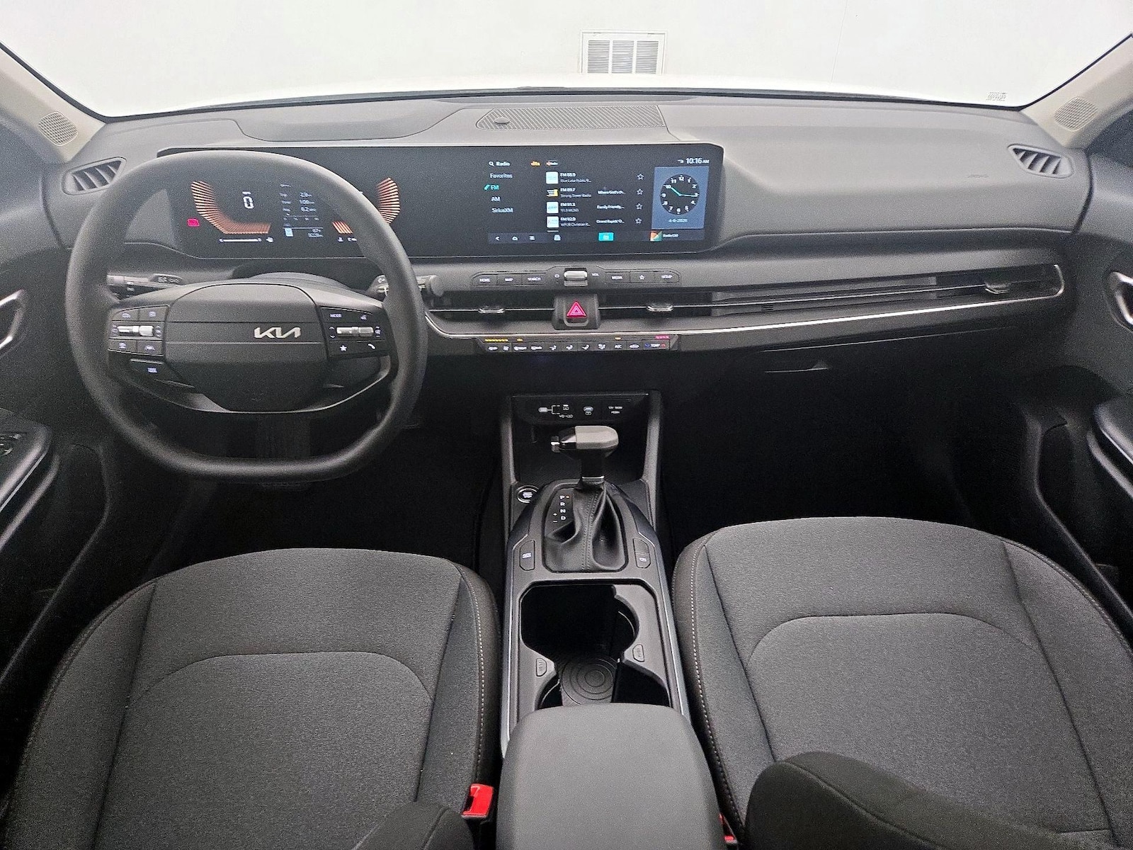 2025 Kia K4 LXS - Photo 10