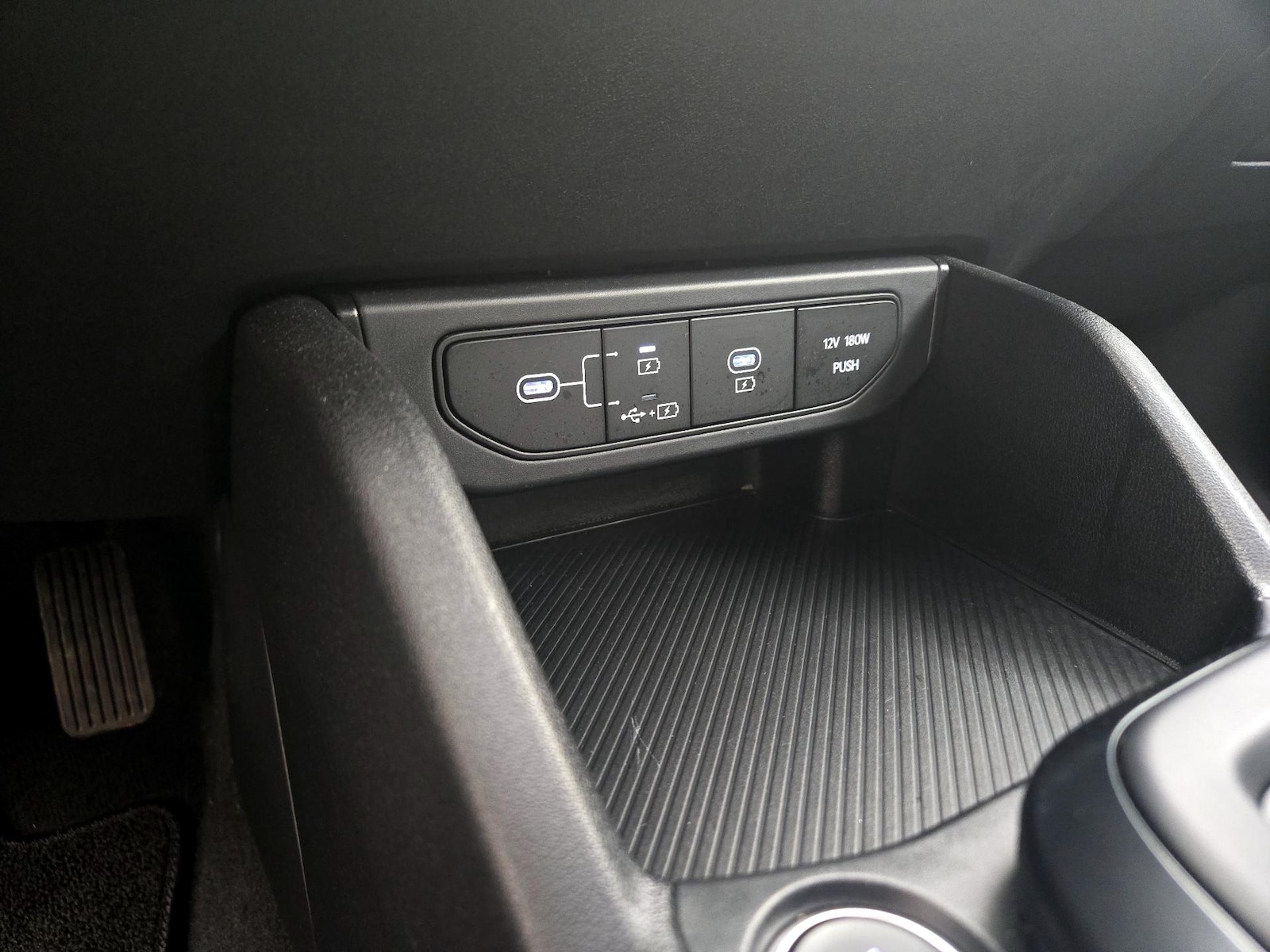 2025 Kia K4 LXS - Photo 19
