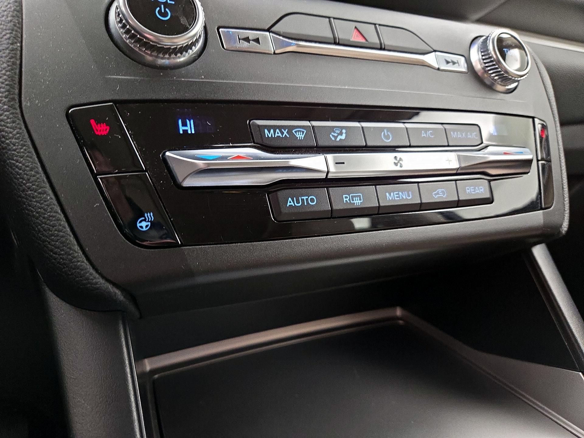 Thumbnail: 2020 Ford Explorer - 17