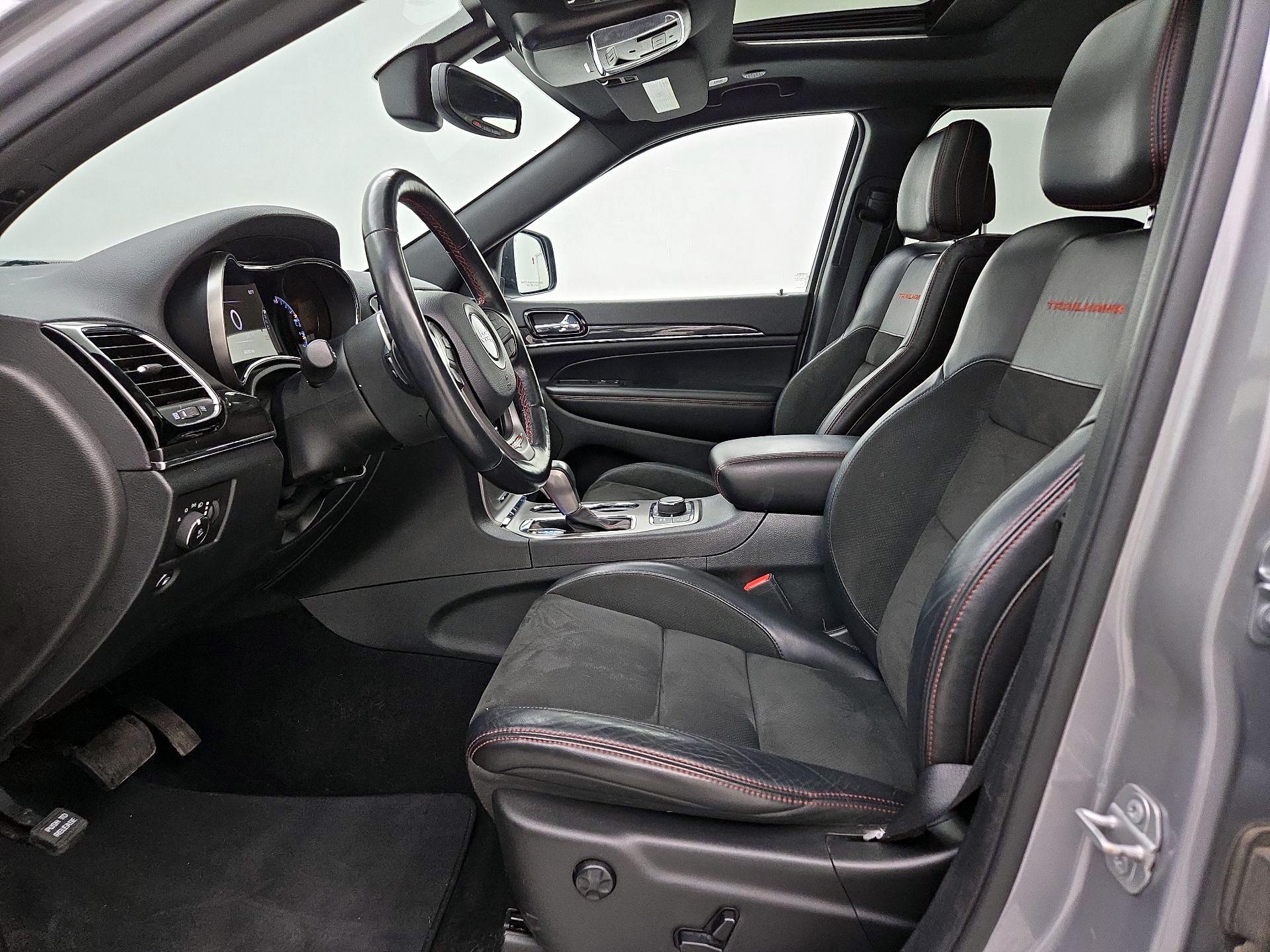 Thumbnail: 2020 Jeep Grand Cherokee - 11