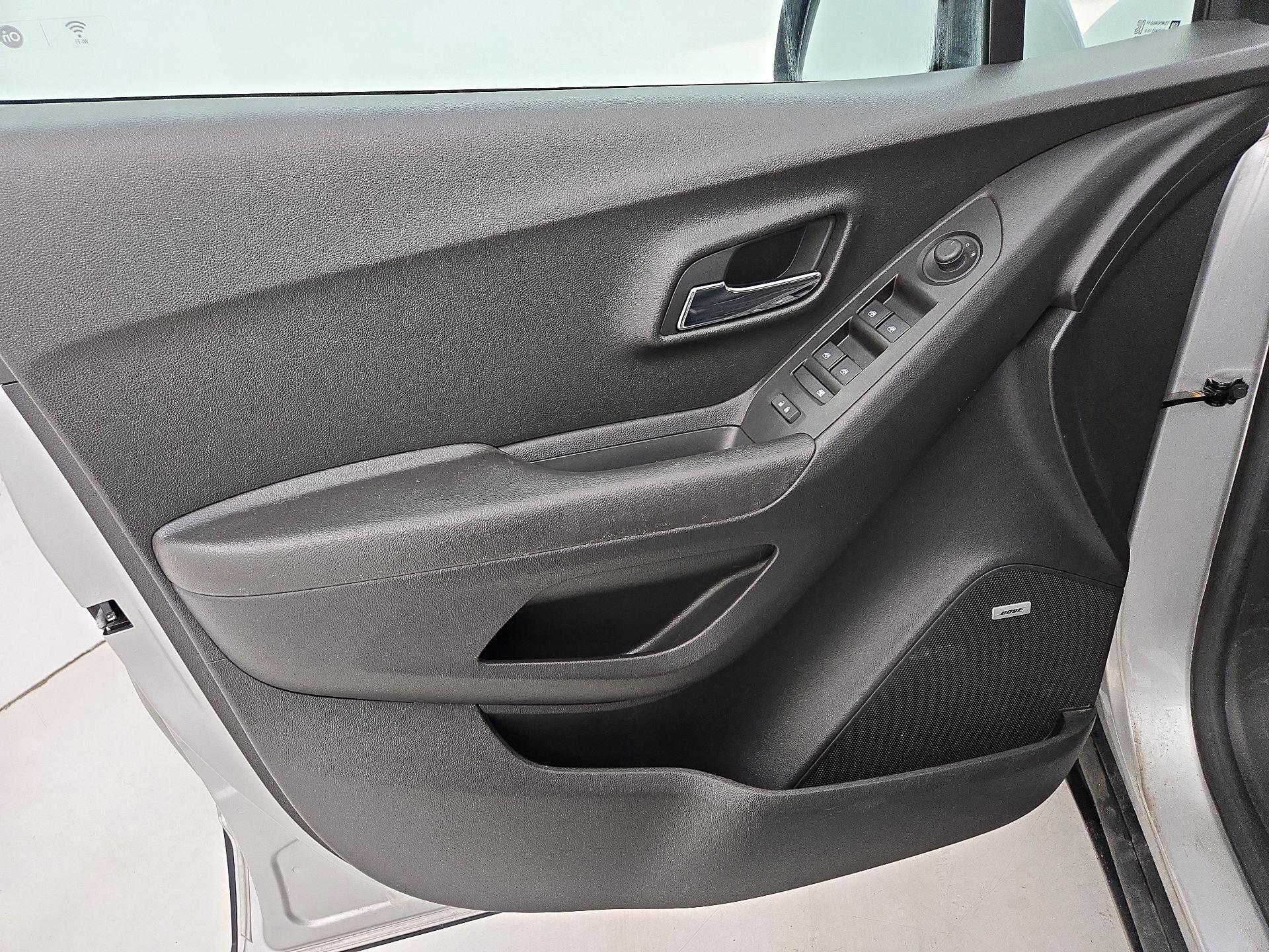 Thumbnail: 2020 Chevrolet Trax - 12