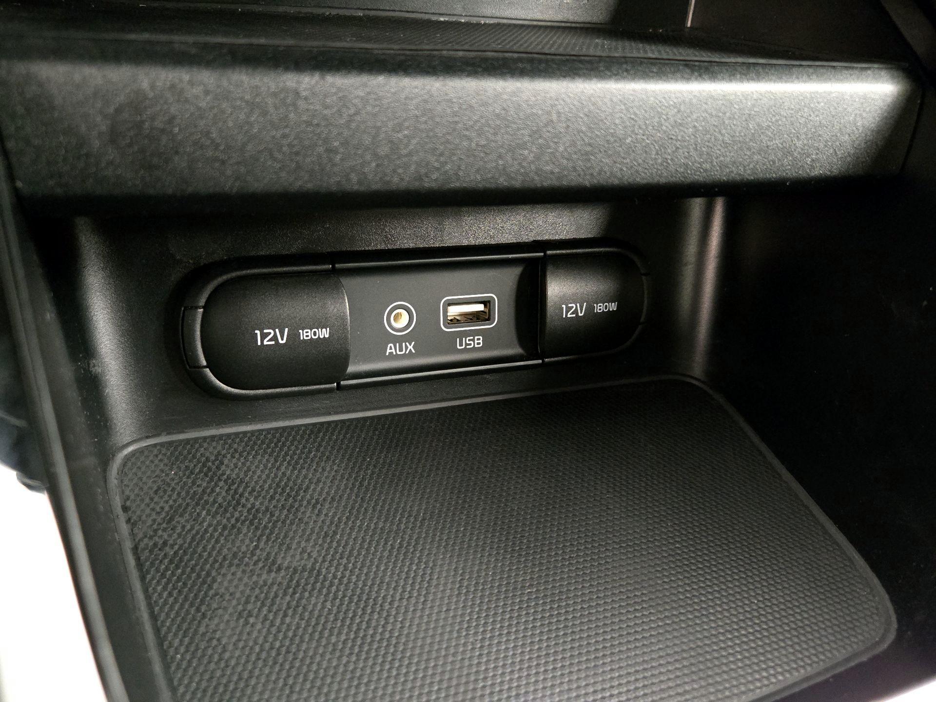 Thumbnail: 2020 Kia Forte - 18