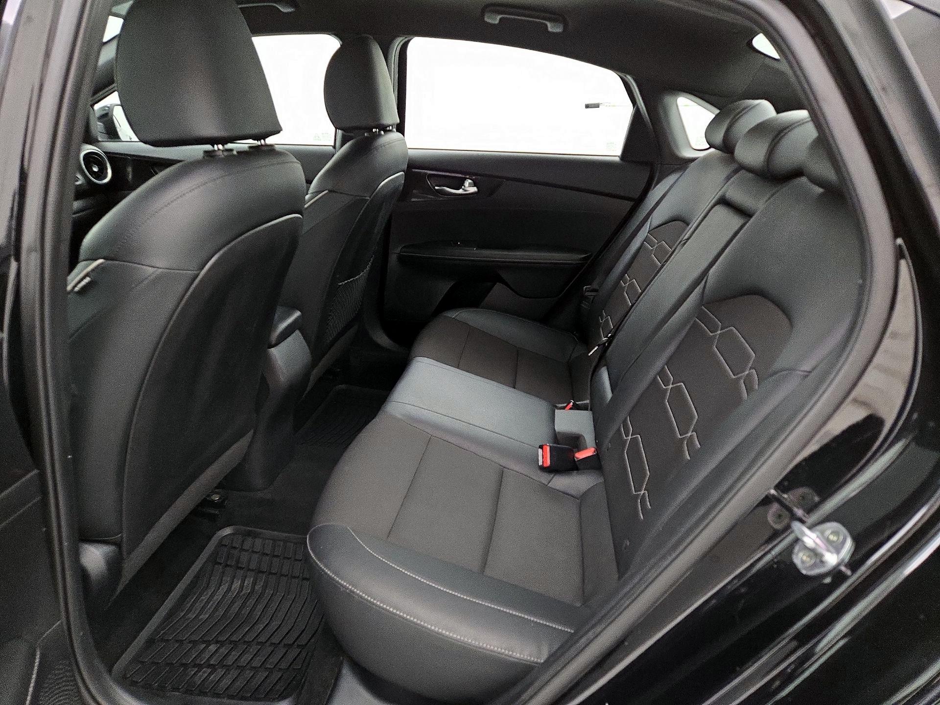 Thumbnail: 2020 Kia Forte - 19