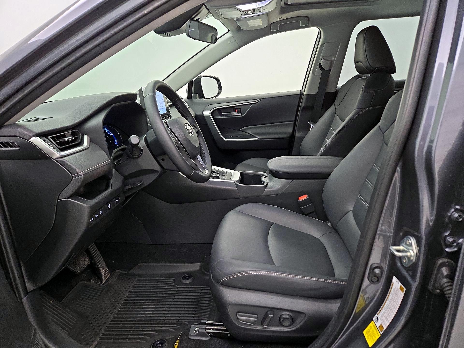 Thumbnail: 2025 Toyota RAV4 - 11