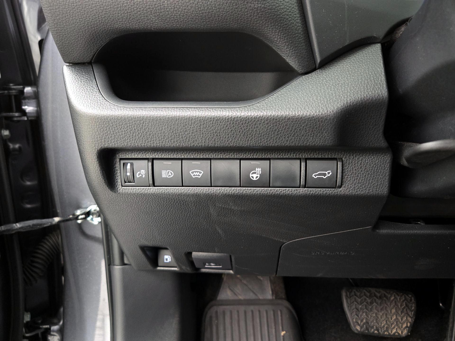 Thumbnail: 2025 Toyota RAV4 - 13