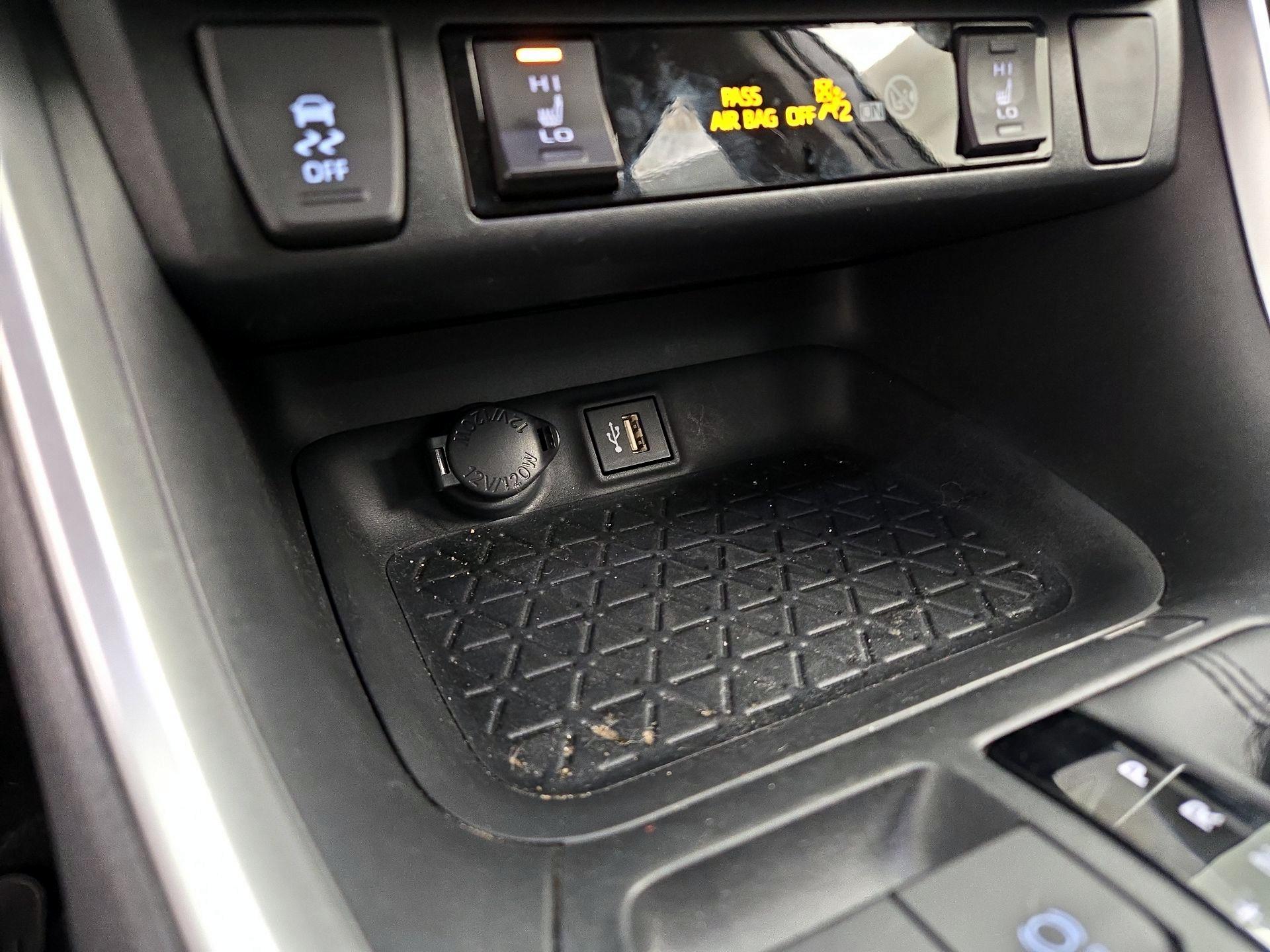 Thumbnail: 2025 Toyota RAV4 - 18