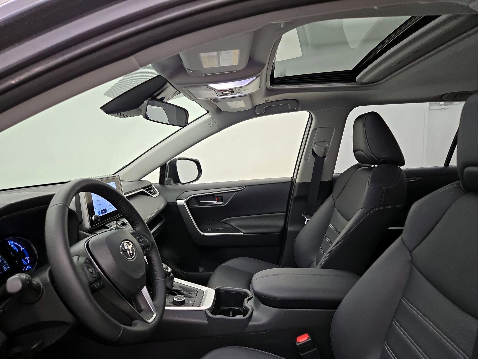 Thumbnail: 2025 Toyota RAV4 - 19