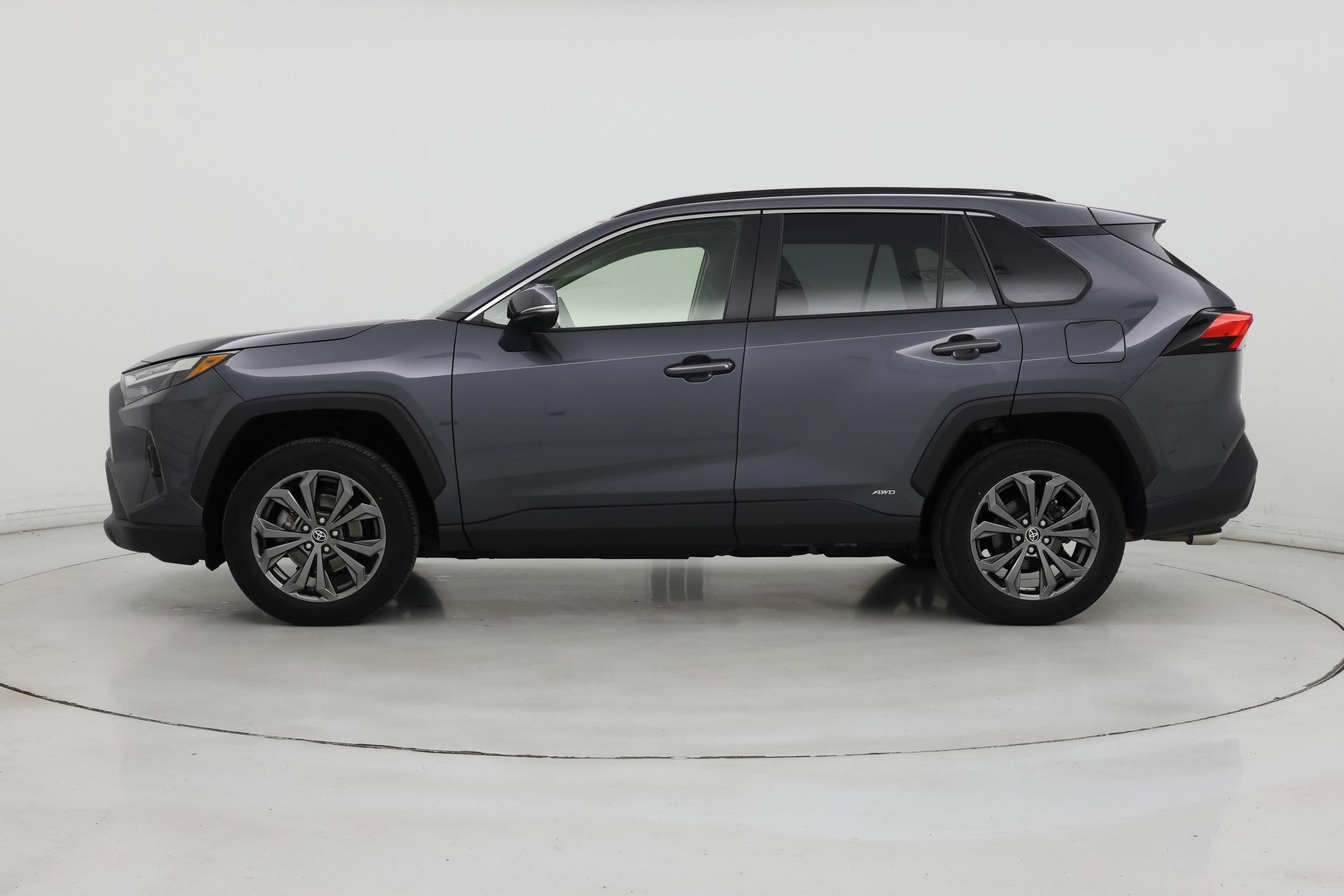 Thumbnail: 2025 Toyota RAV4 - 3