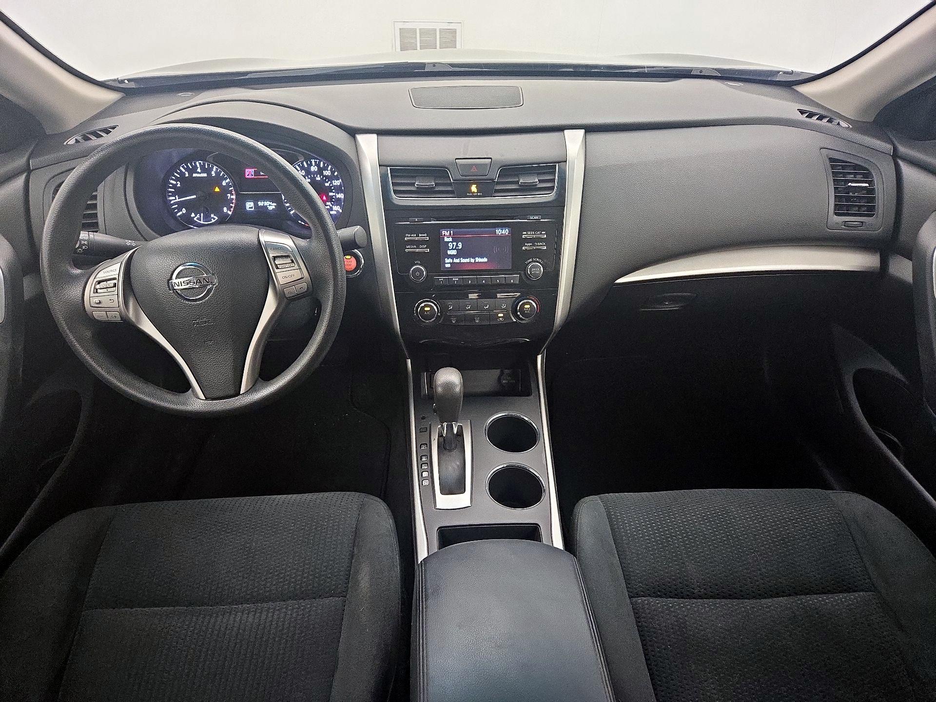 Thumbnail: 2015 Nissan Altima - 9