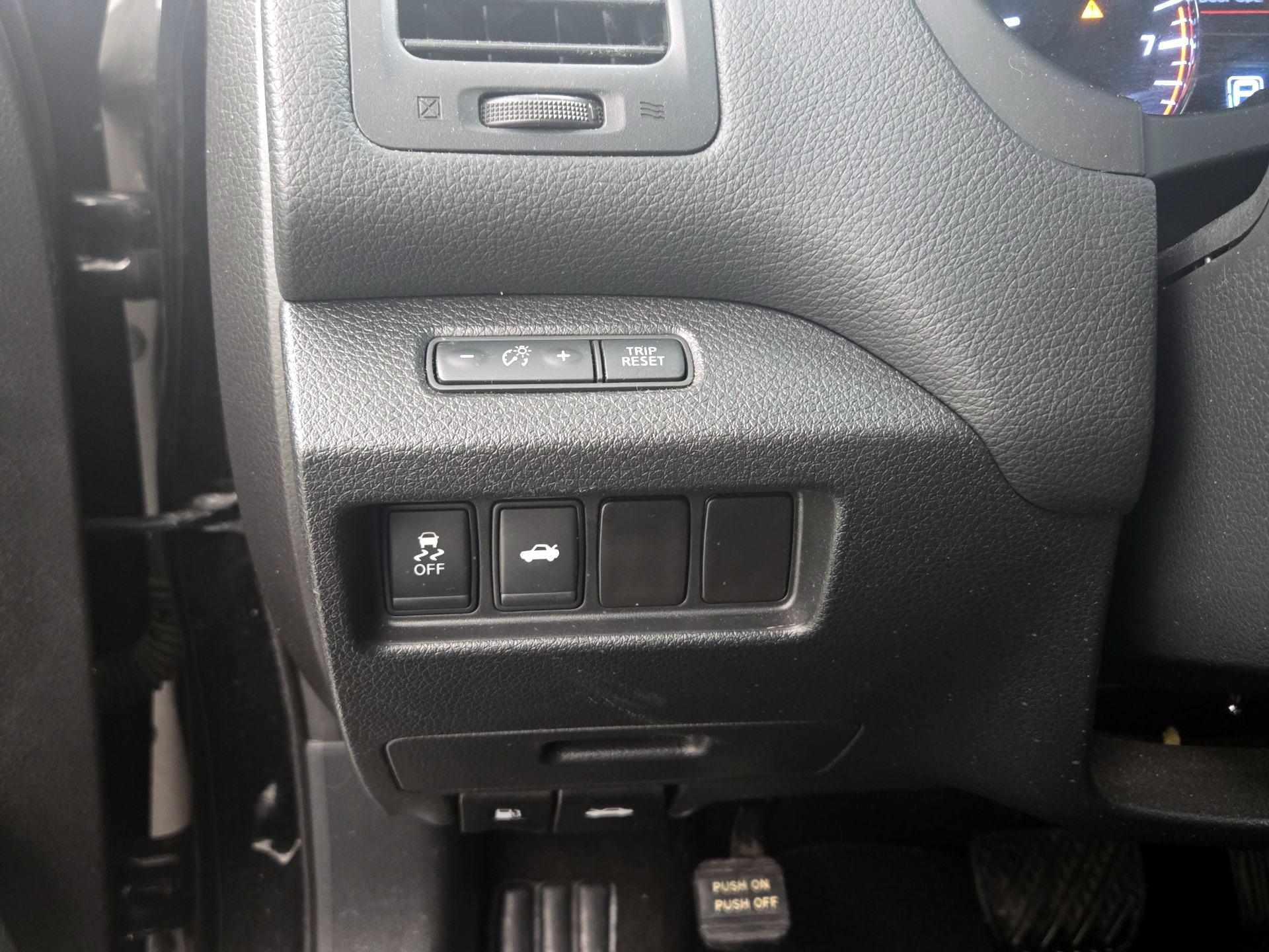 Thumbnail: 2015 Nissan Altima - 13