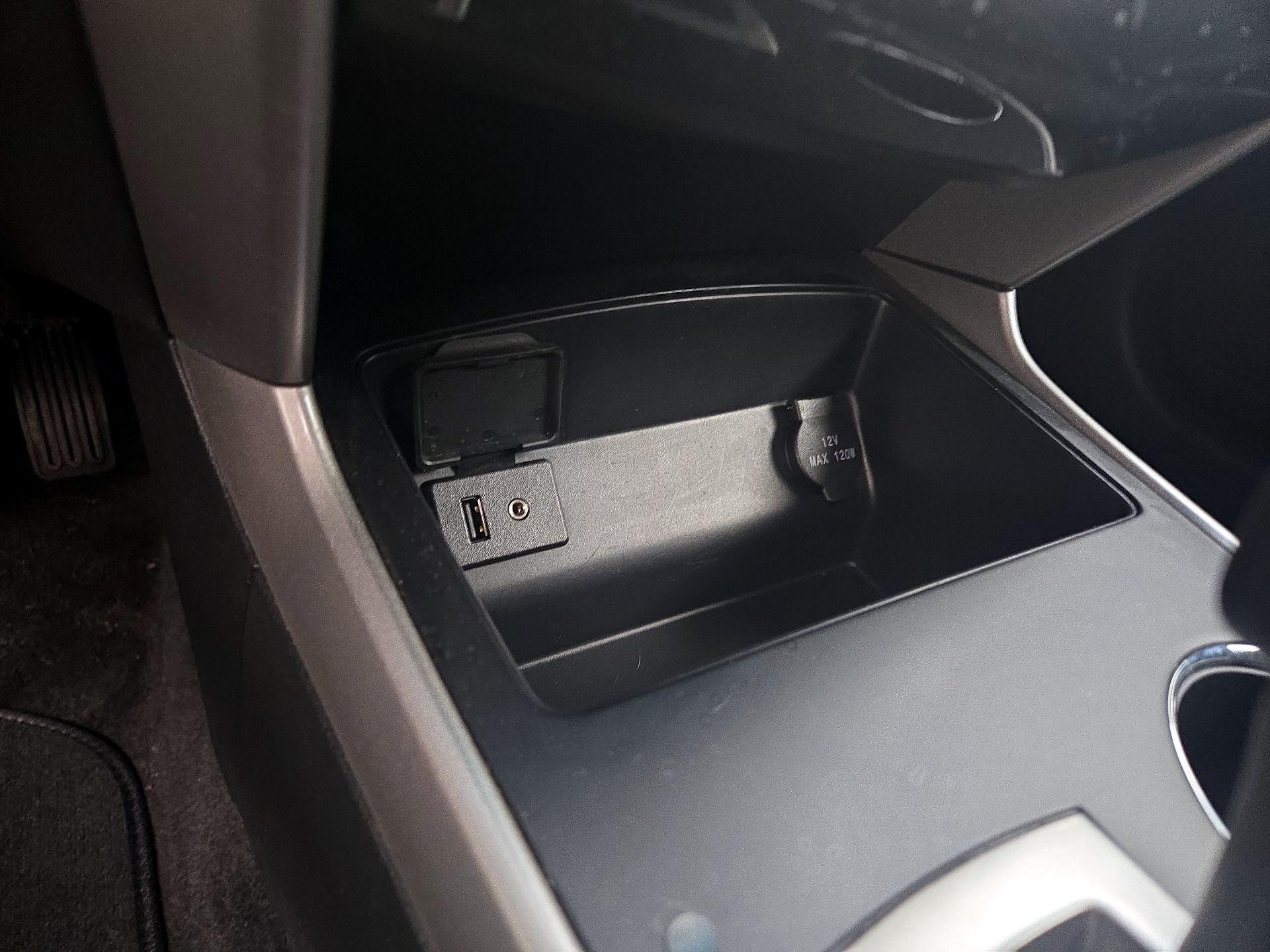 Thumbnail: 2015 Nissan Altima - 18