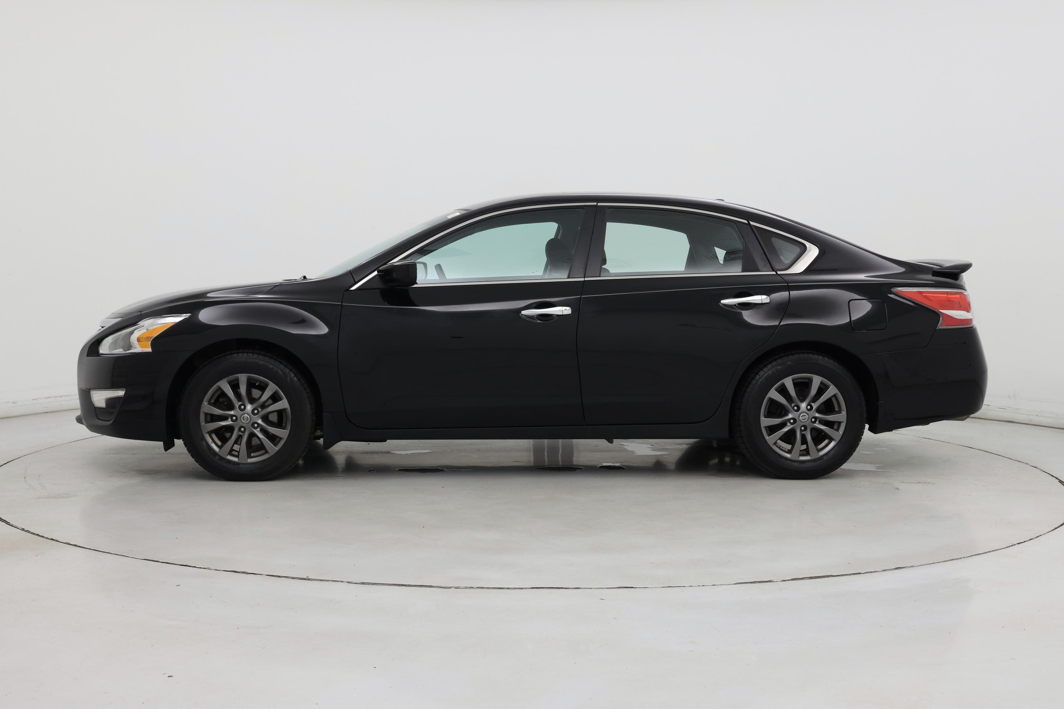 Thumbnail: 2015 Nissan Altima - 3