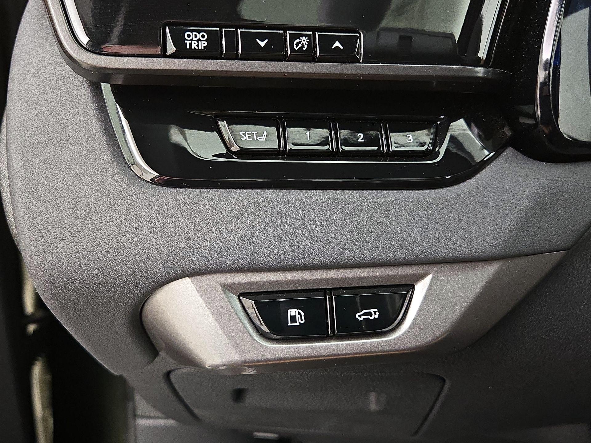 Thumbnail: 2025 Lexus RX - 13