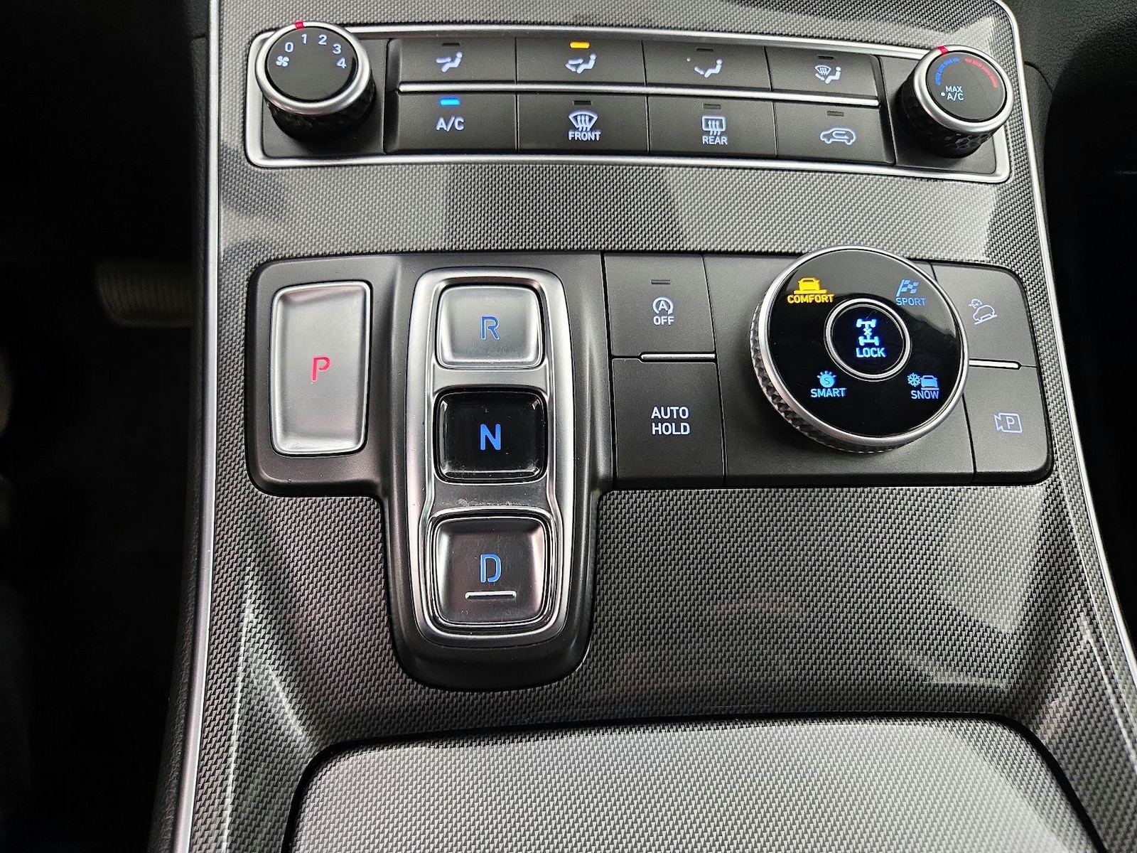 2023 Hyundai Santa Fe SE - Photo 18