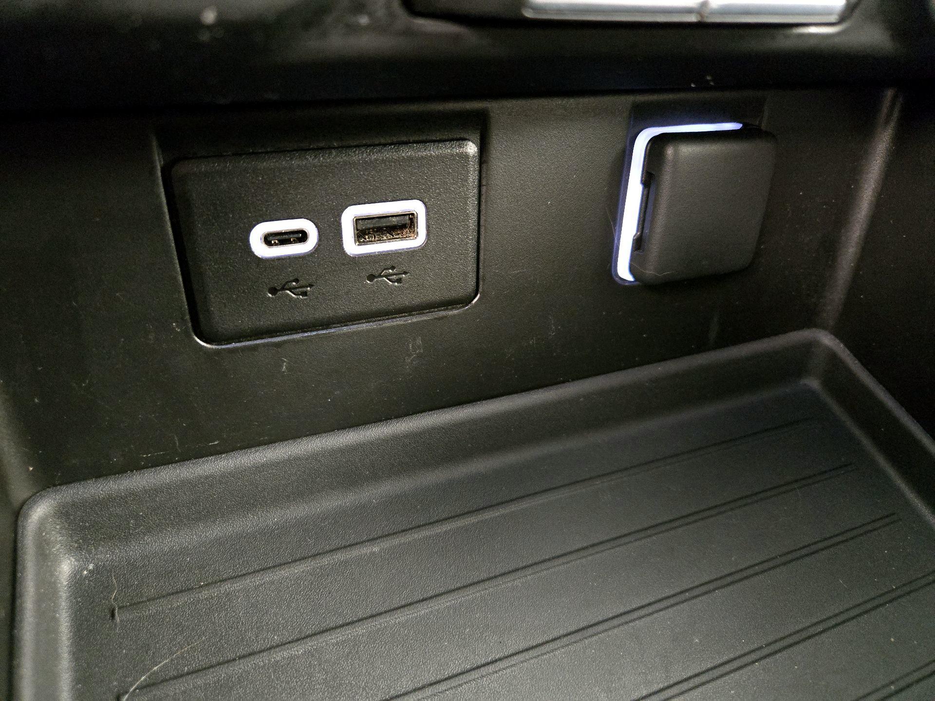 Thumbnail: 2023 Chevrolet Tahoe - 18