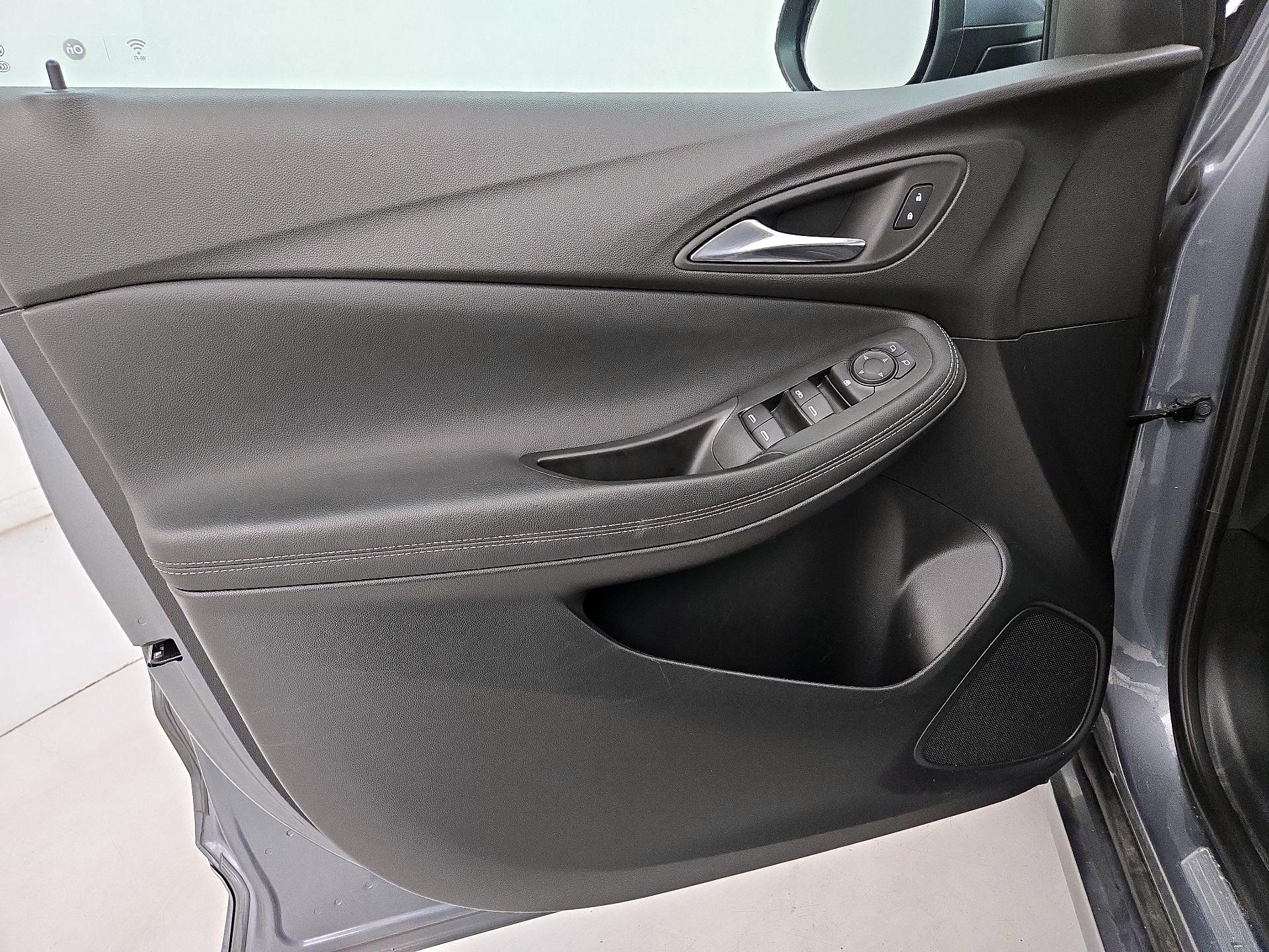 Thumbnail: 2022 Buick Encore GX - 12