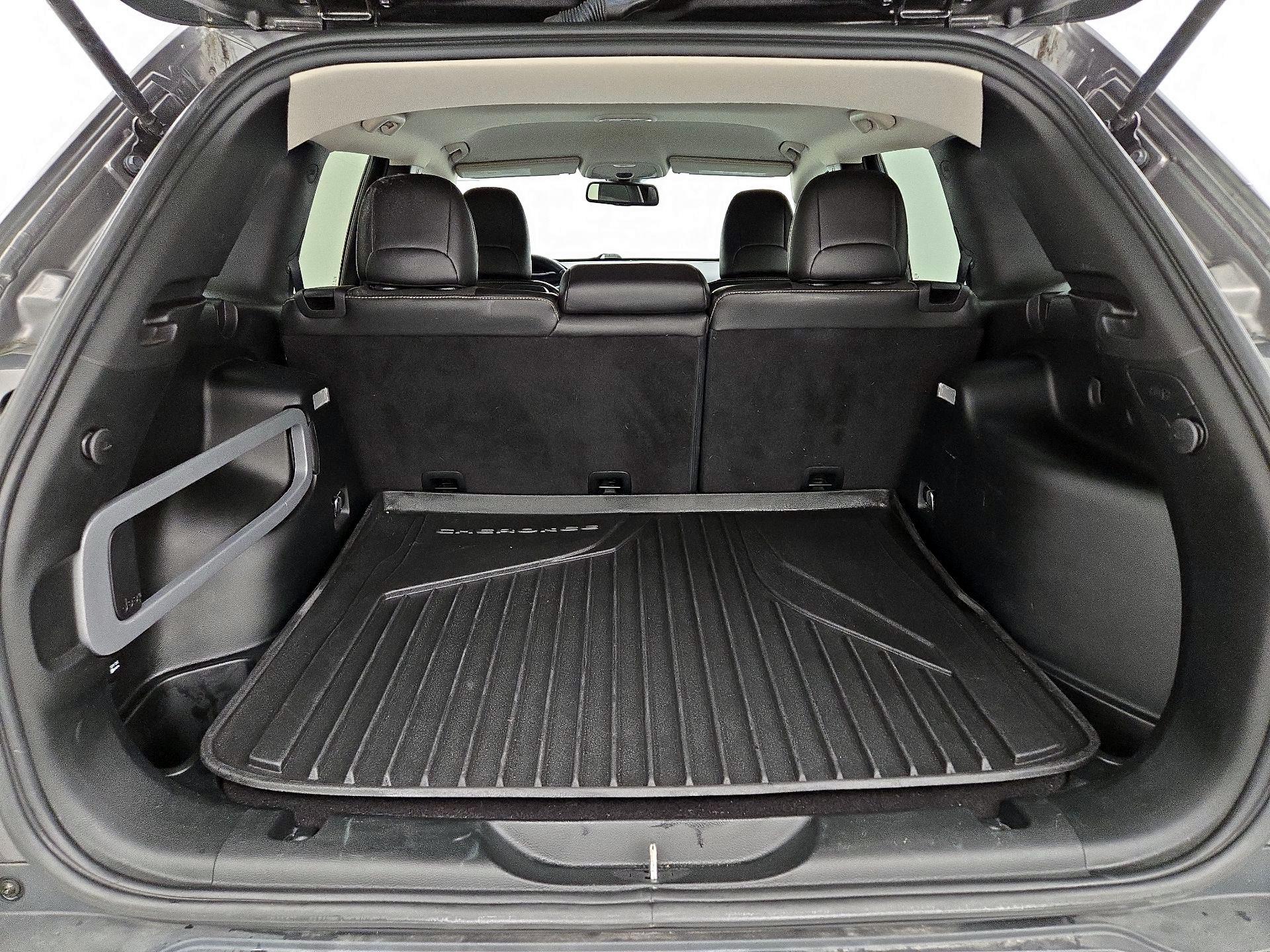 Thumbnail: 2018 Jeep Cherokee - 20