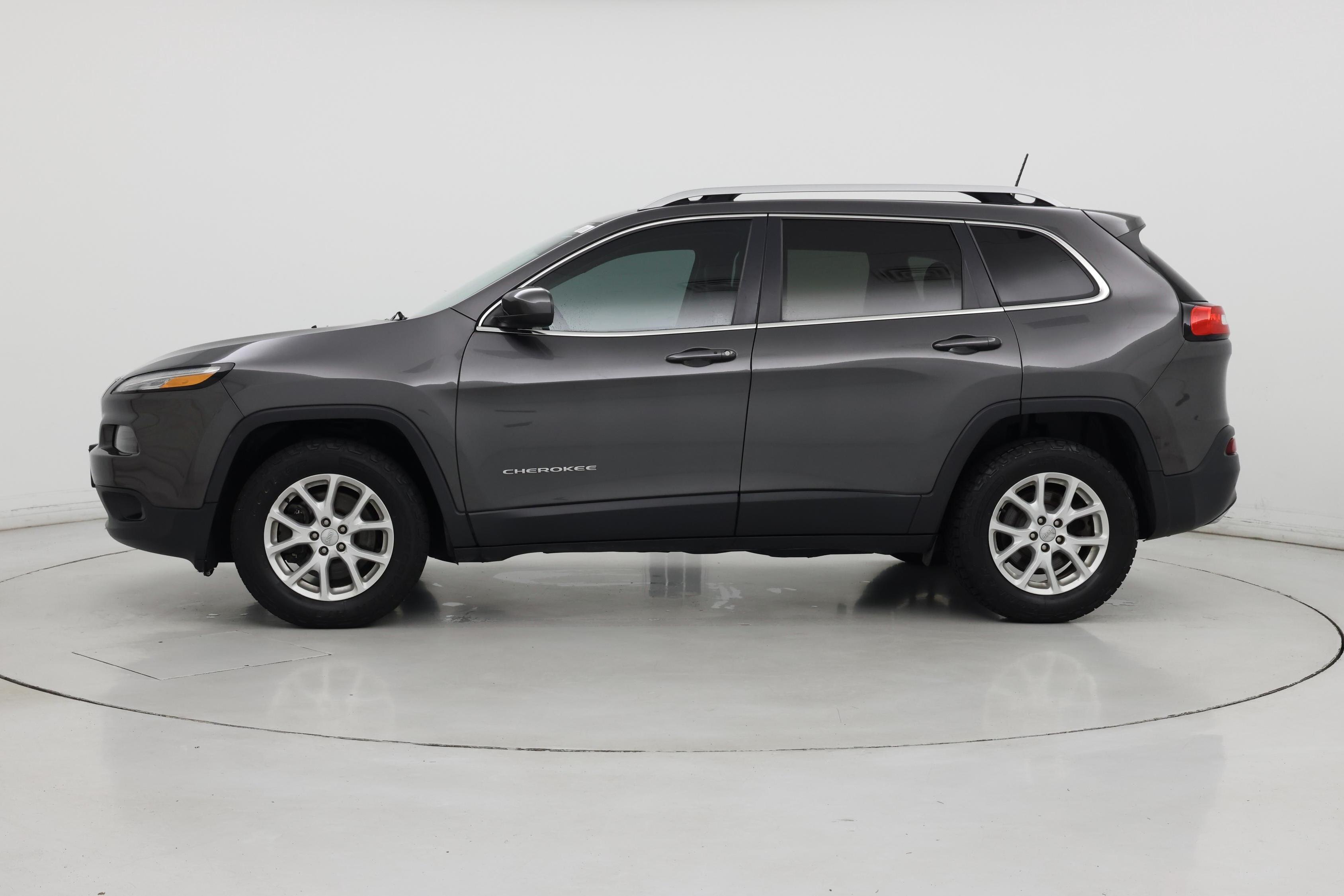 Thumbnail: 2018 Jeep Cherokee - 3