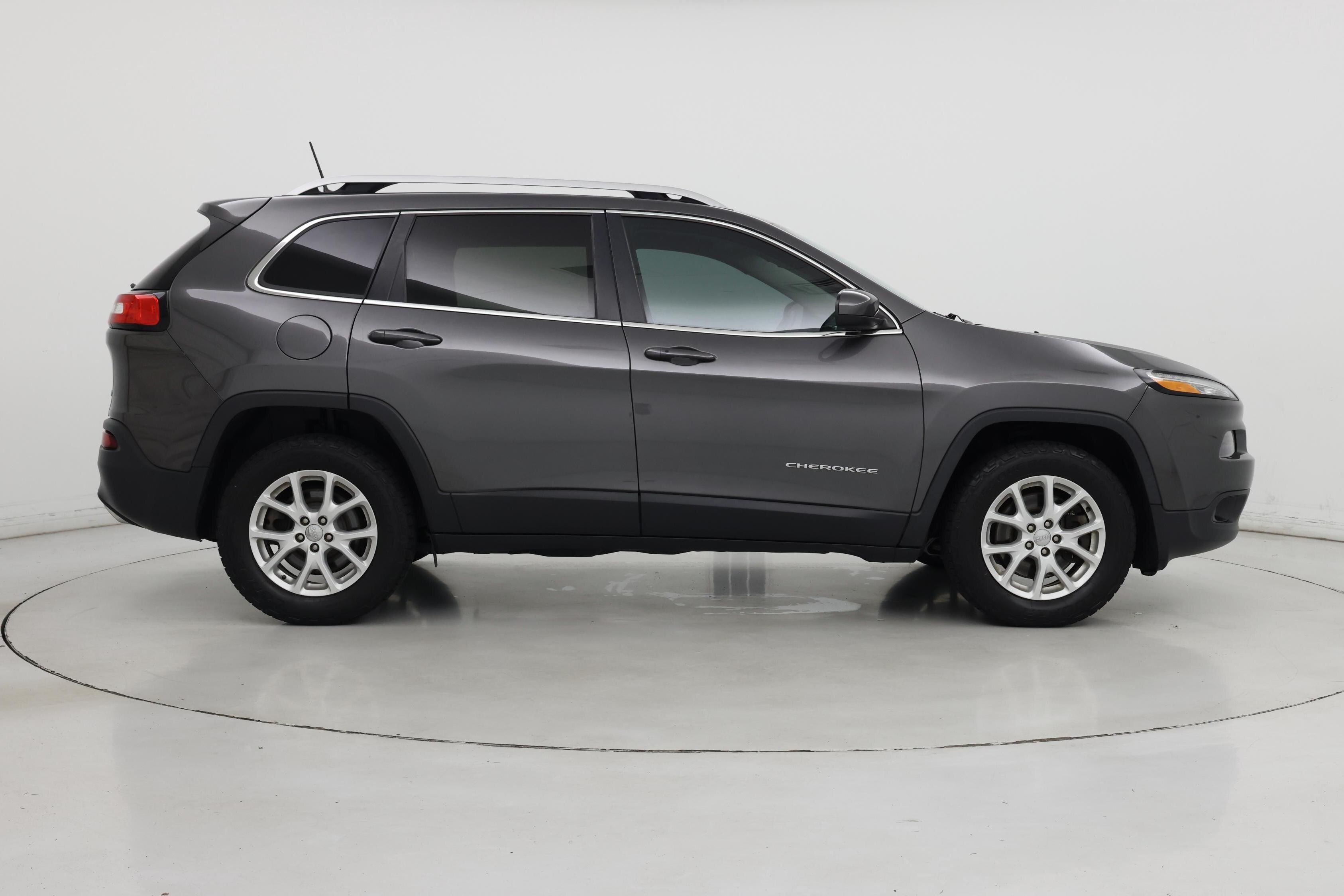 Thumbnail: 2018 Jeep Cherokee - 7