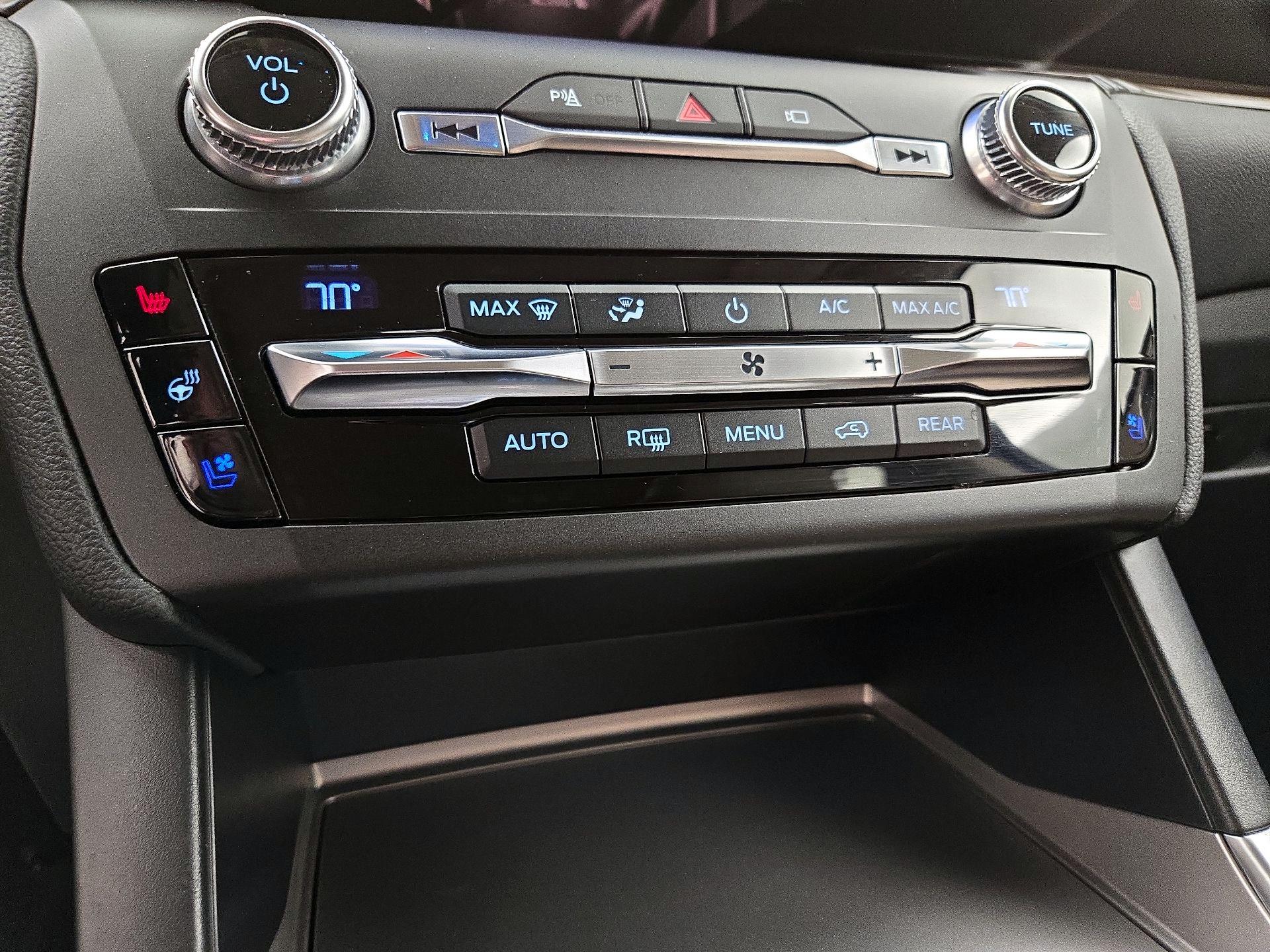 Thumbnail: 2020 Ford Explorer - 17