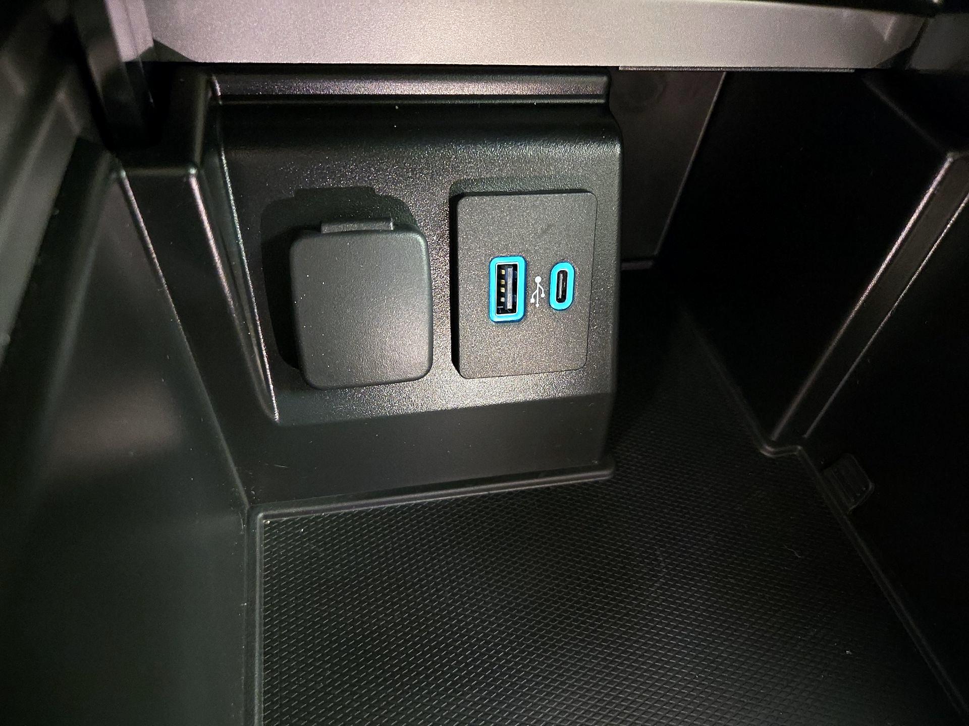 Thumbnail: 2020 Ford Explorer - 19