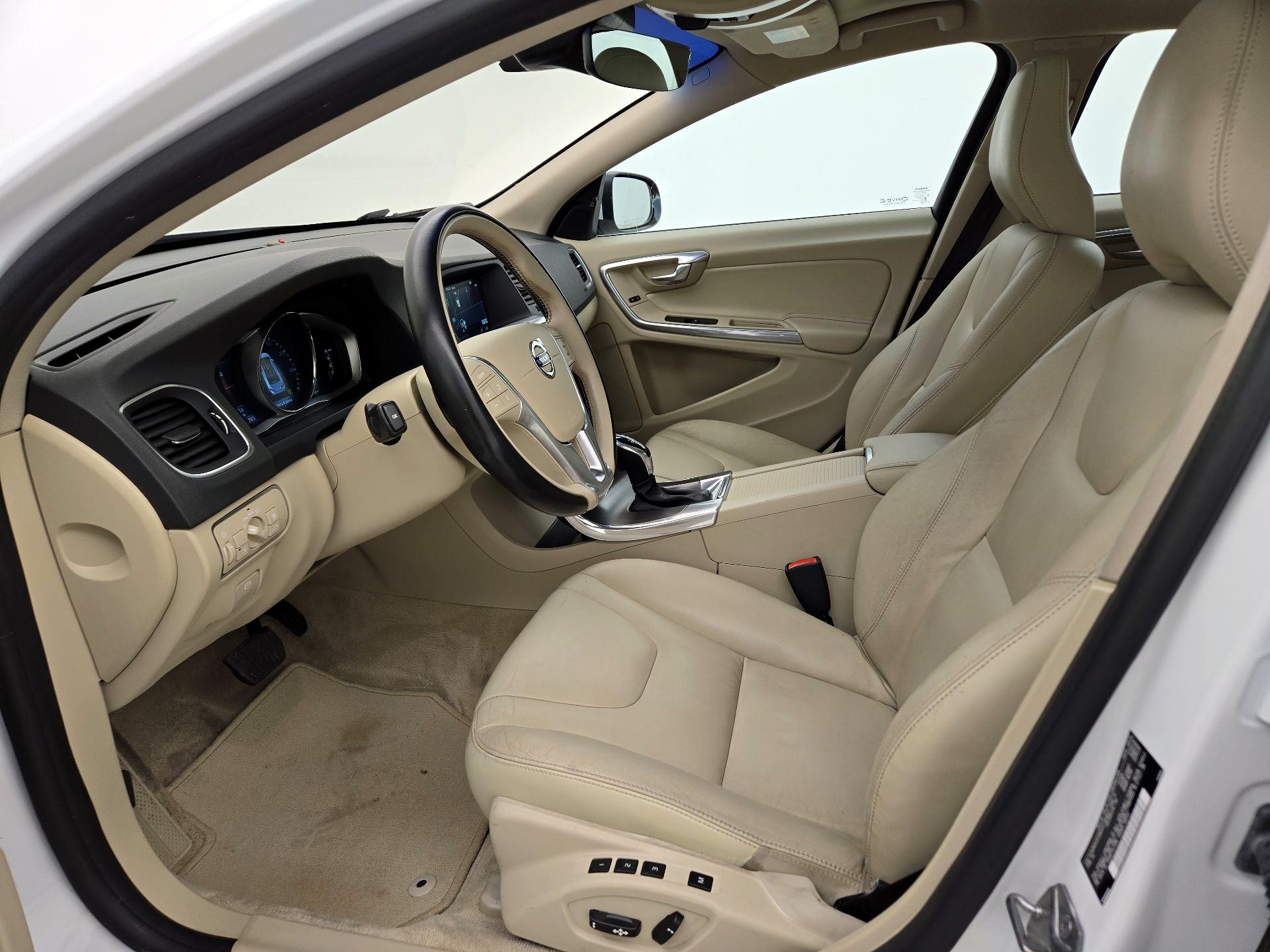 Thumbnail: 2015 Volvo S60 - 11