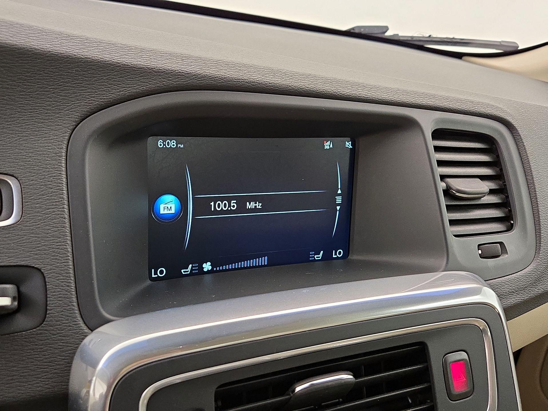 Thumbnail: 2015 Volvo S60 - 15