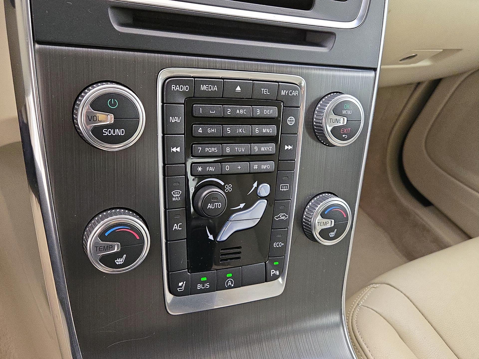 Thumbnail: 2015 Volvo S60 - 16