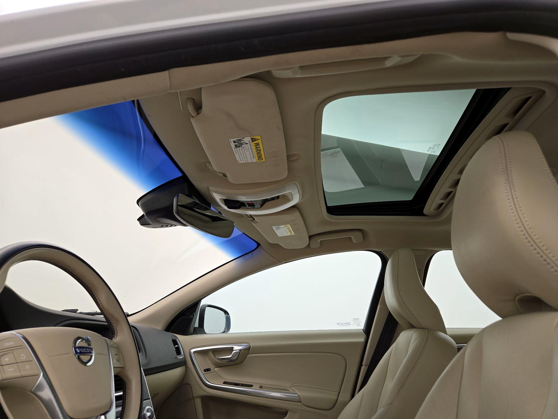 Thumbnail: 2015 Volvo S60 - 19