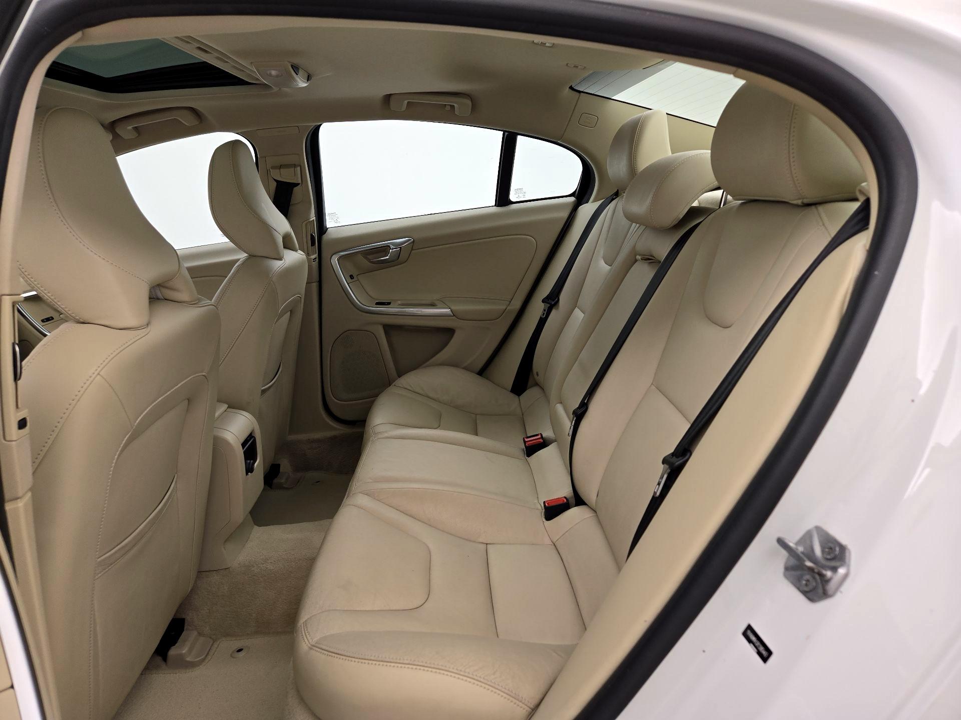 Thumbnail: 2015 Volvo S60 - 20