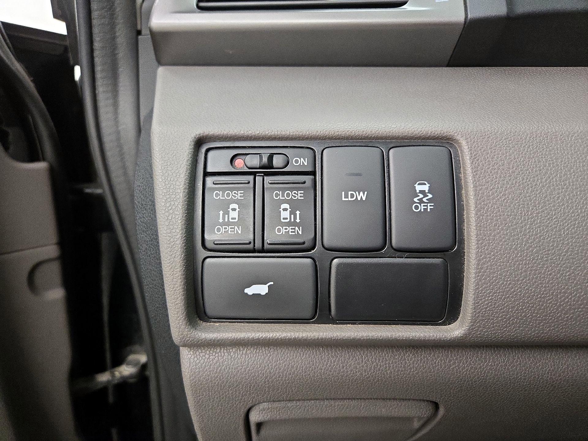Thumbnail: 2016 Honda Odyssey - 13