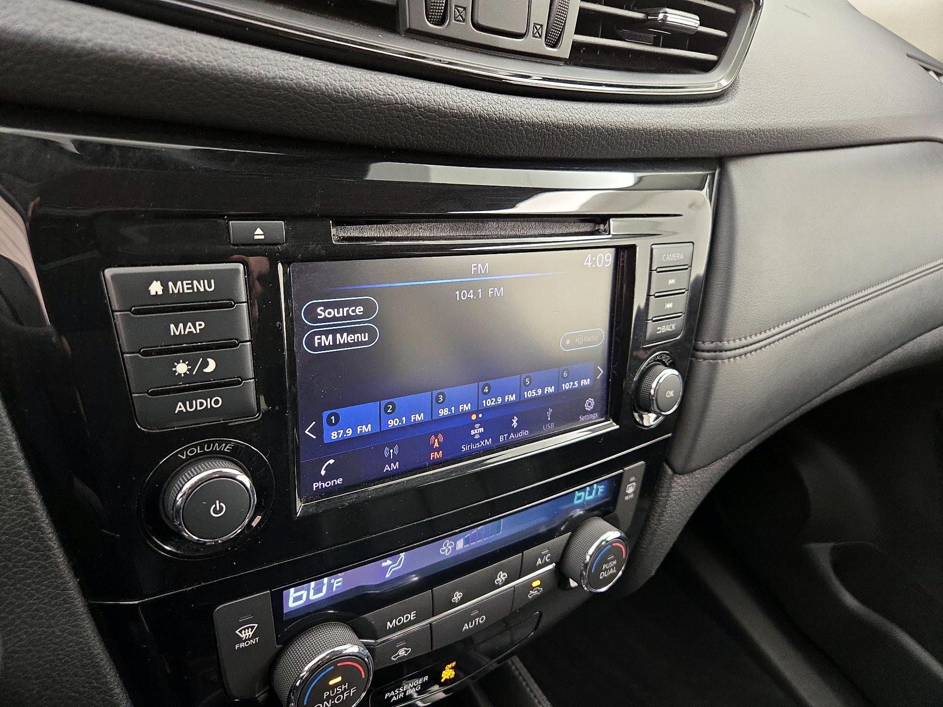 Thumbnail: 2018 Nissan Rogue - 16