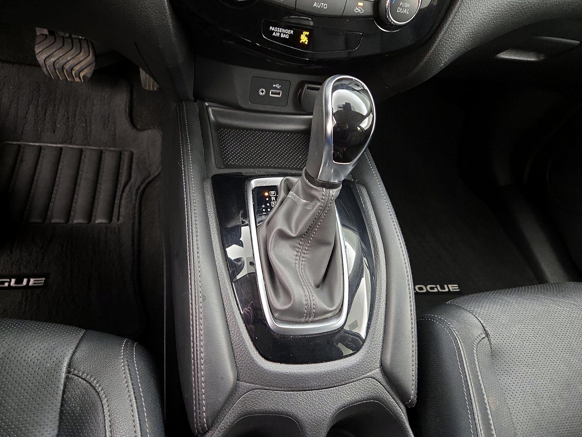 Thumbnail: 2018 Nissan Rogue - 18