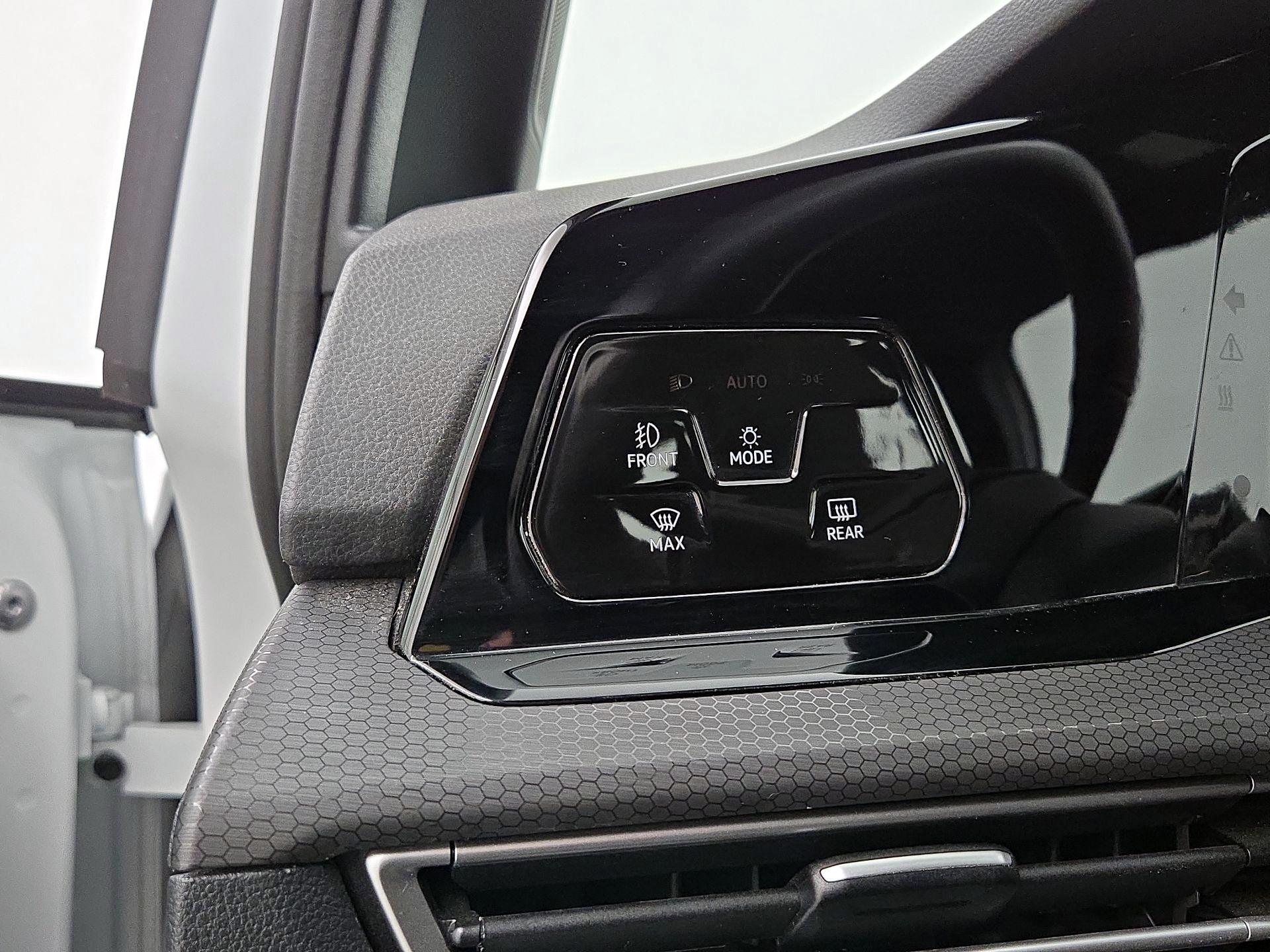 Thumbnail: 2024 Volkswagen Golf - 13